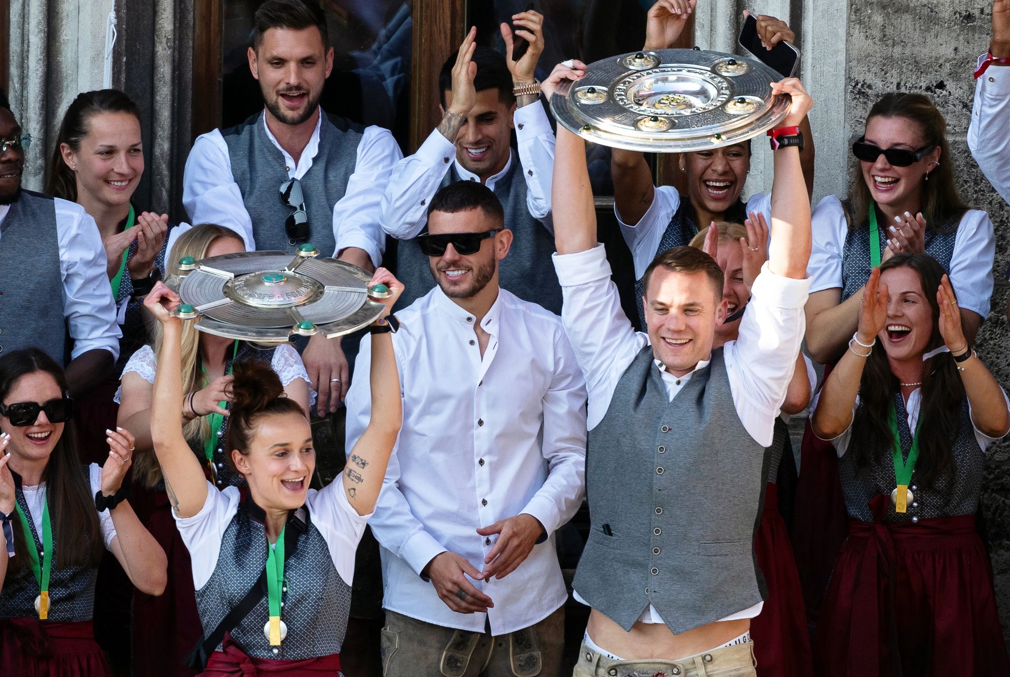 Bayern feiern Doppel-Titel mit den Fans: «Bis nächstes Jahr»