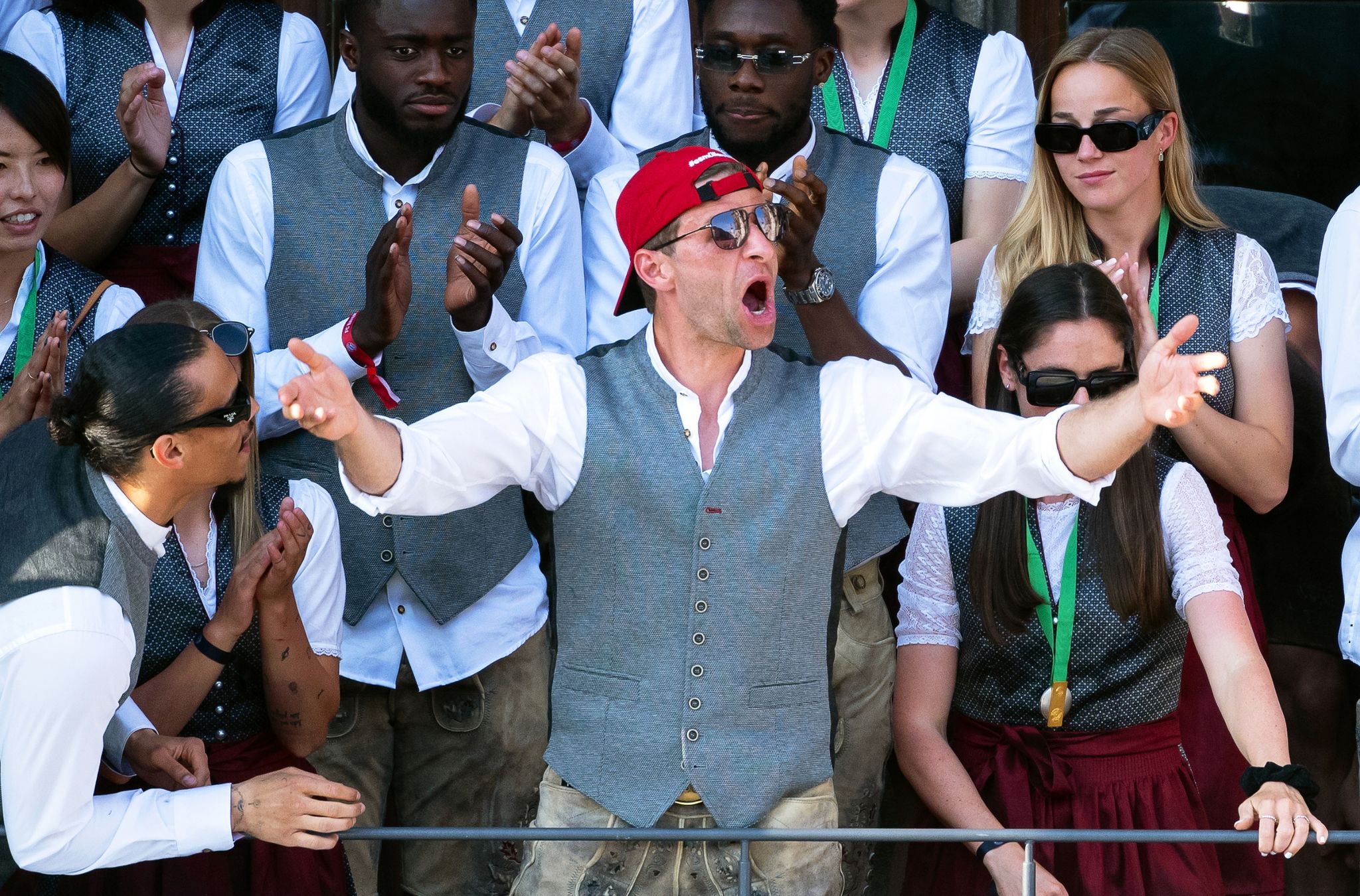 Tollhaus FC Bayern: Meister-Emotionen und Bruch mit Kahn