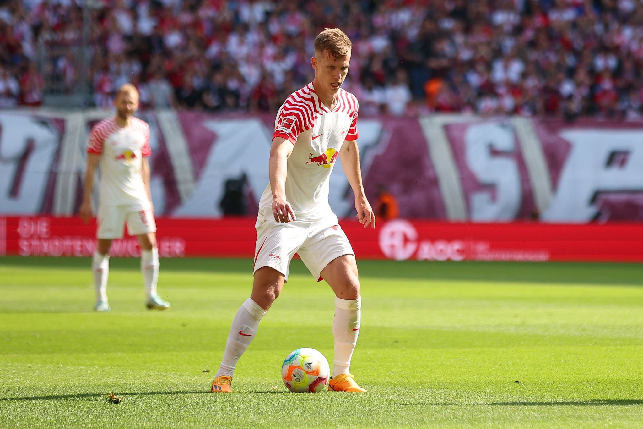 Spanische Medien: Olmo verlängert bei RB Leipzig