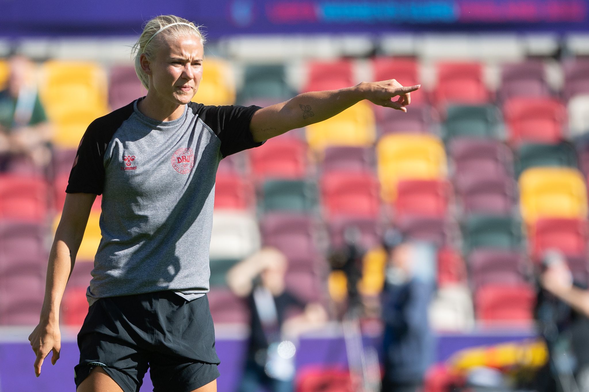 Bayern-Fußballerinnen holen Top-Duo Harder und Eriksson