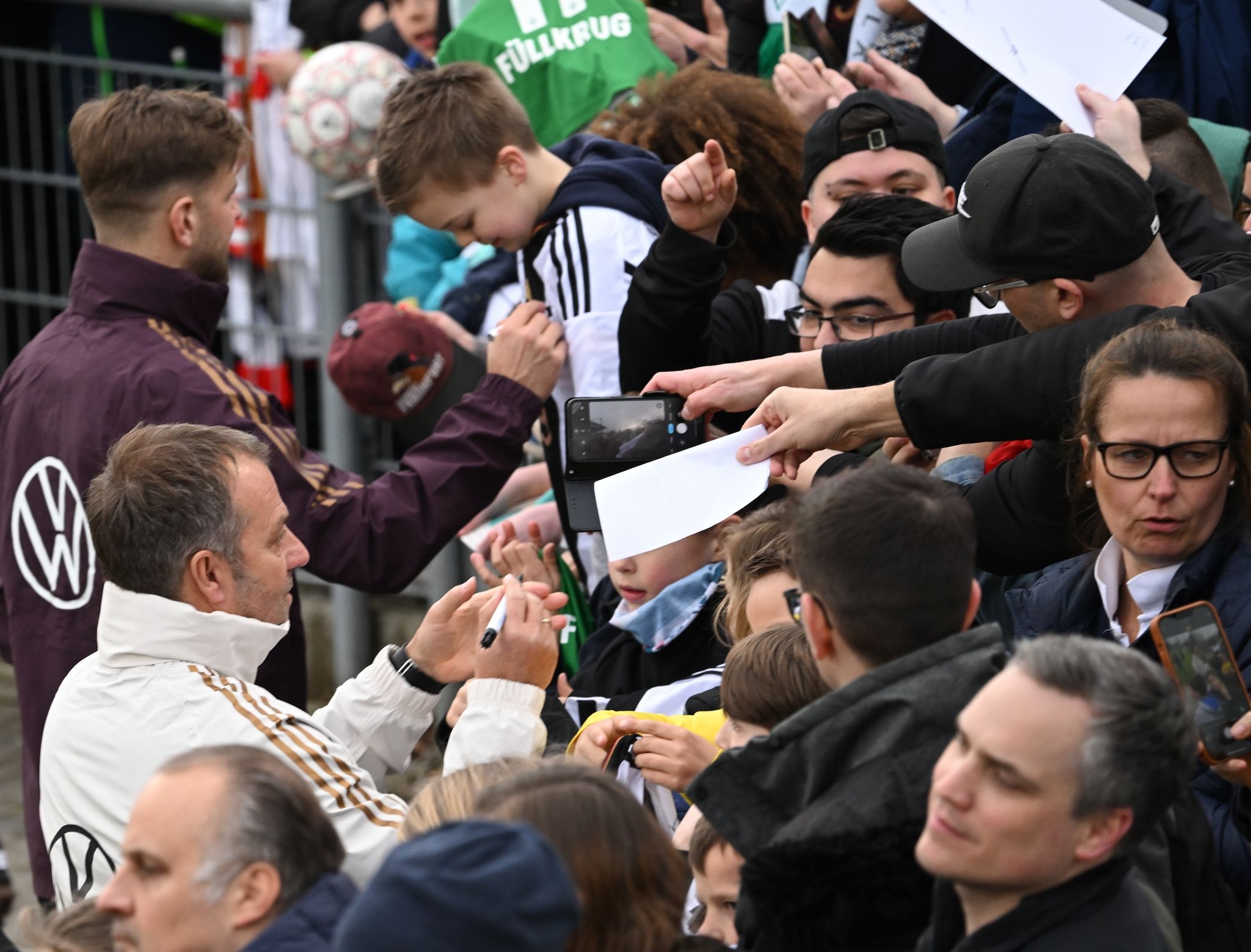 Flick lässt 600 Fans beim Training zuschauen