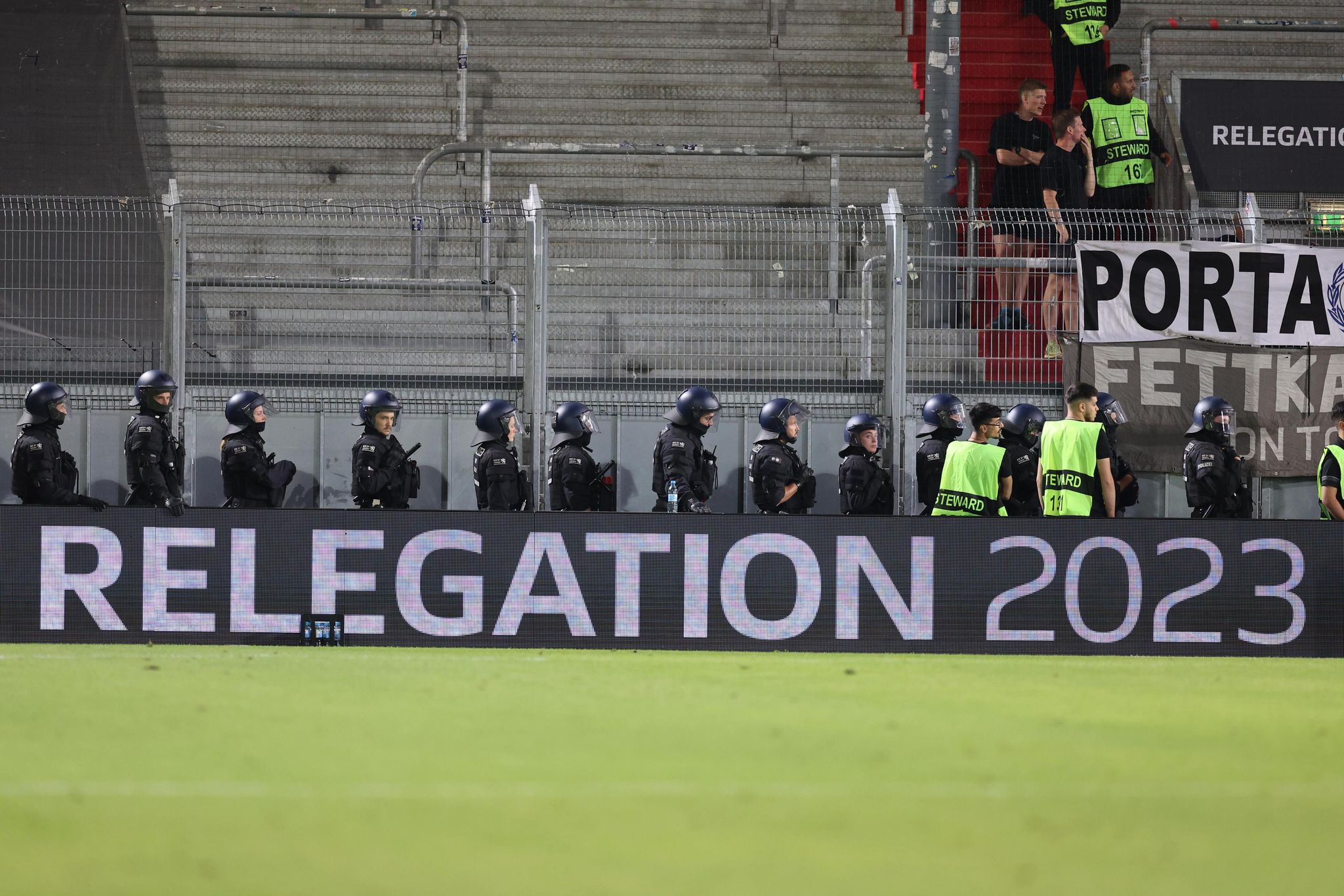 Nach Fan-Ausschreitungen bei Relegation: DFB ermittelt
