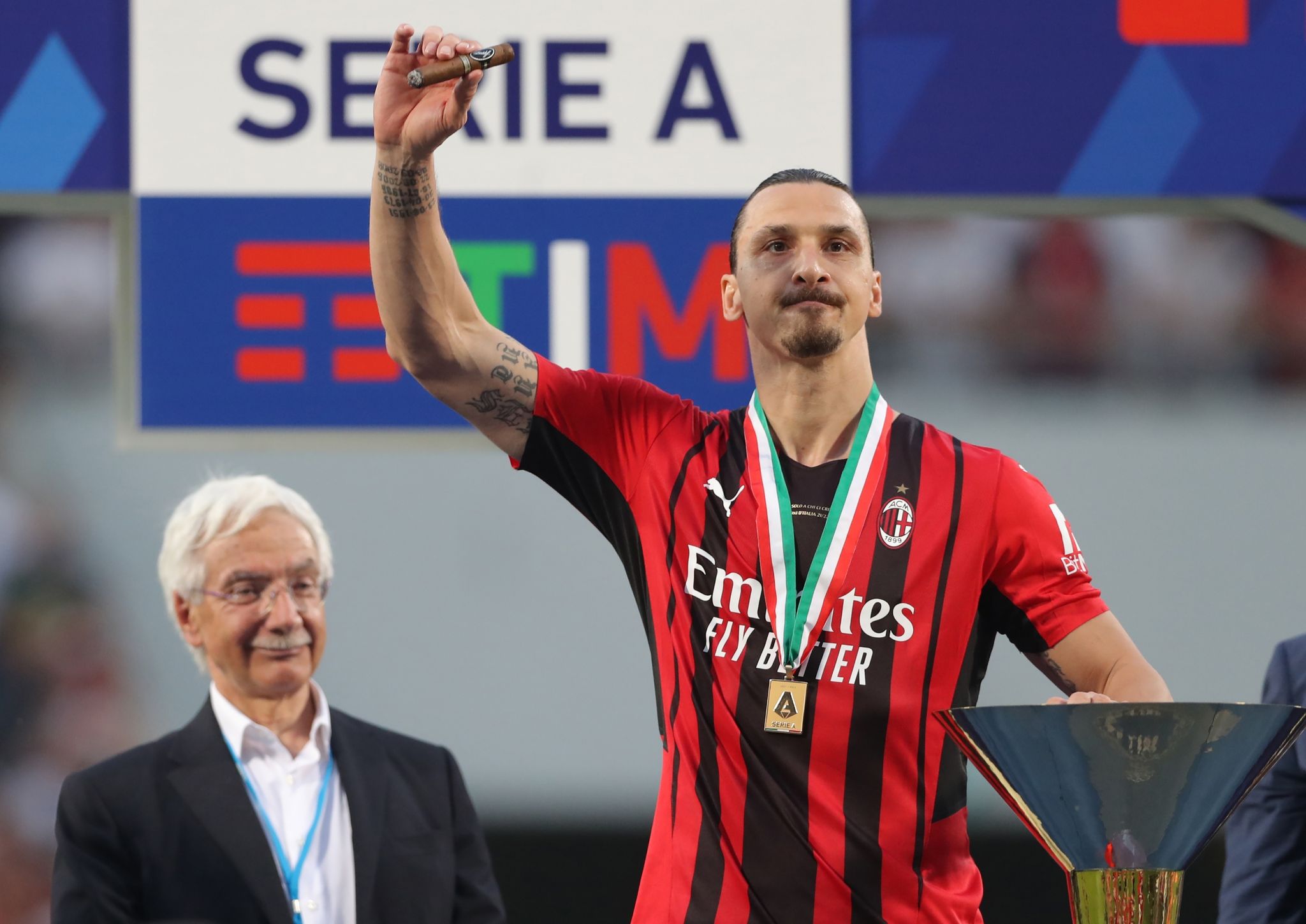 Zum Abschied von Ibrahimovic: AC Mailand feiert Sieg