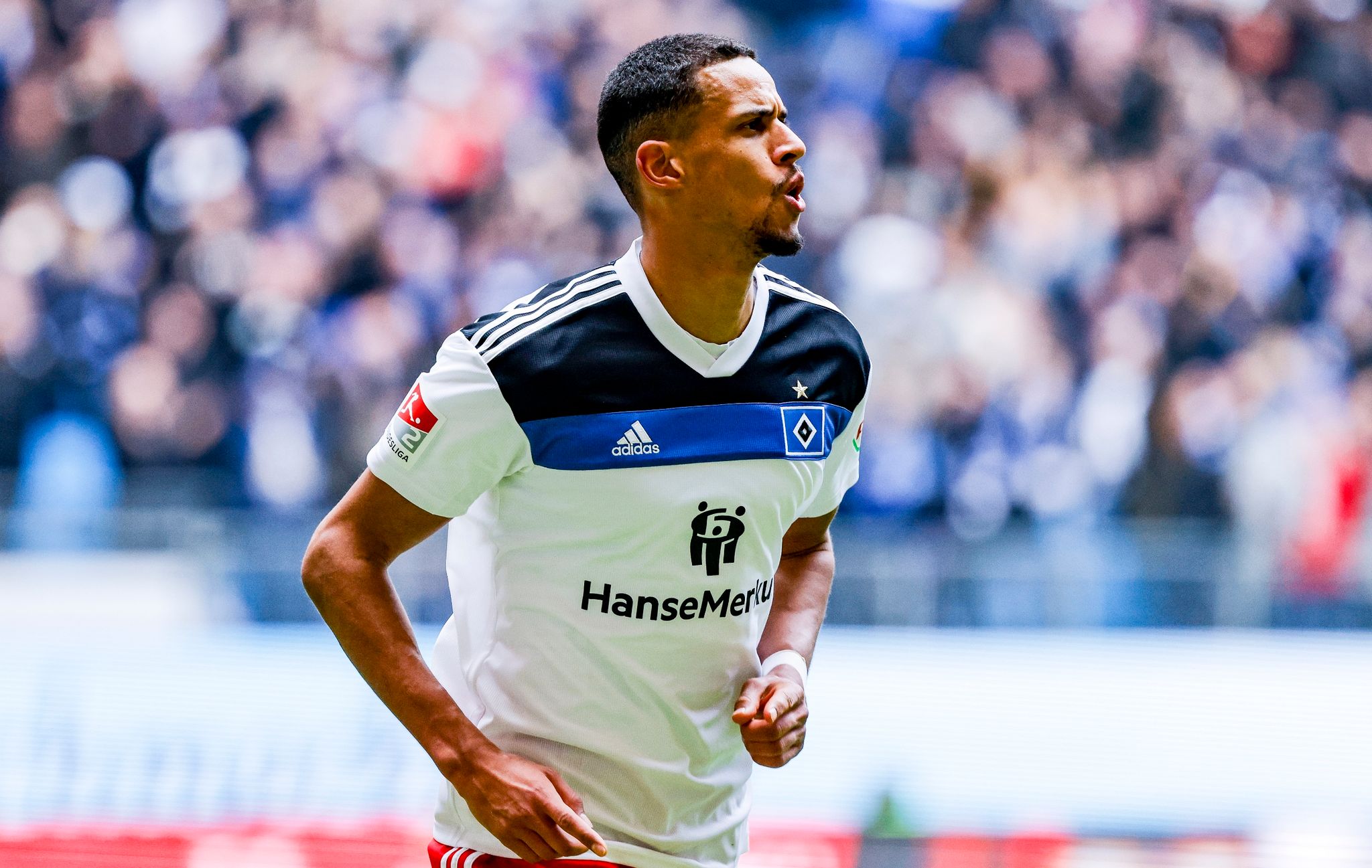 Mittelstürmer Glatzel bleibt bis 2027 beim Hamburger SV
