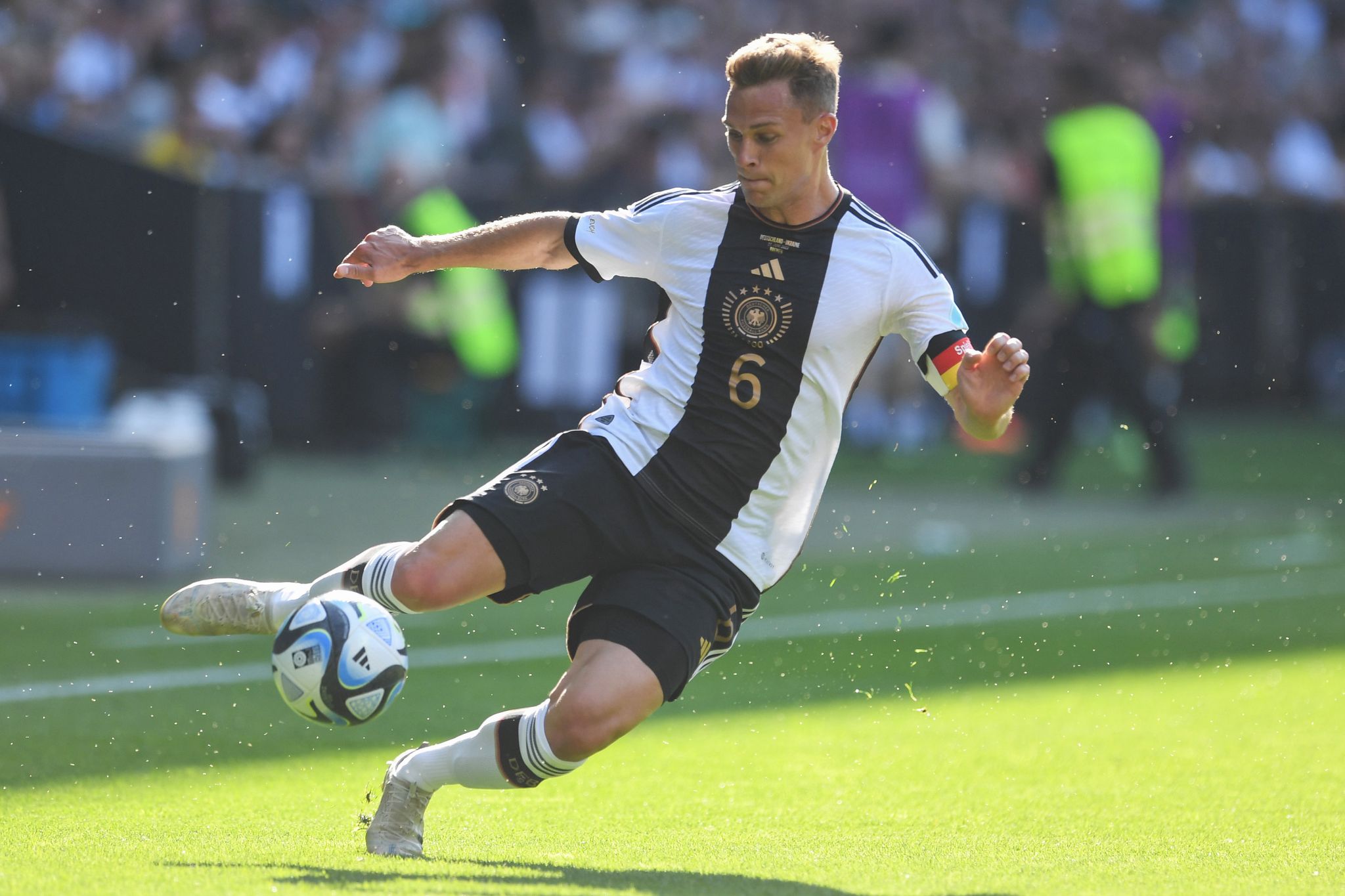 Kimmich zu Barça-Gerüchten: «Noch zwei Jahre Vertrag»