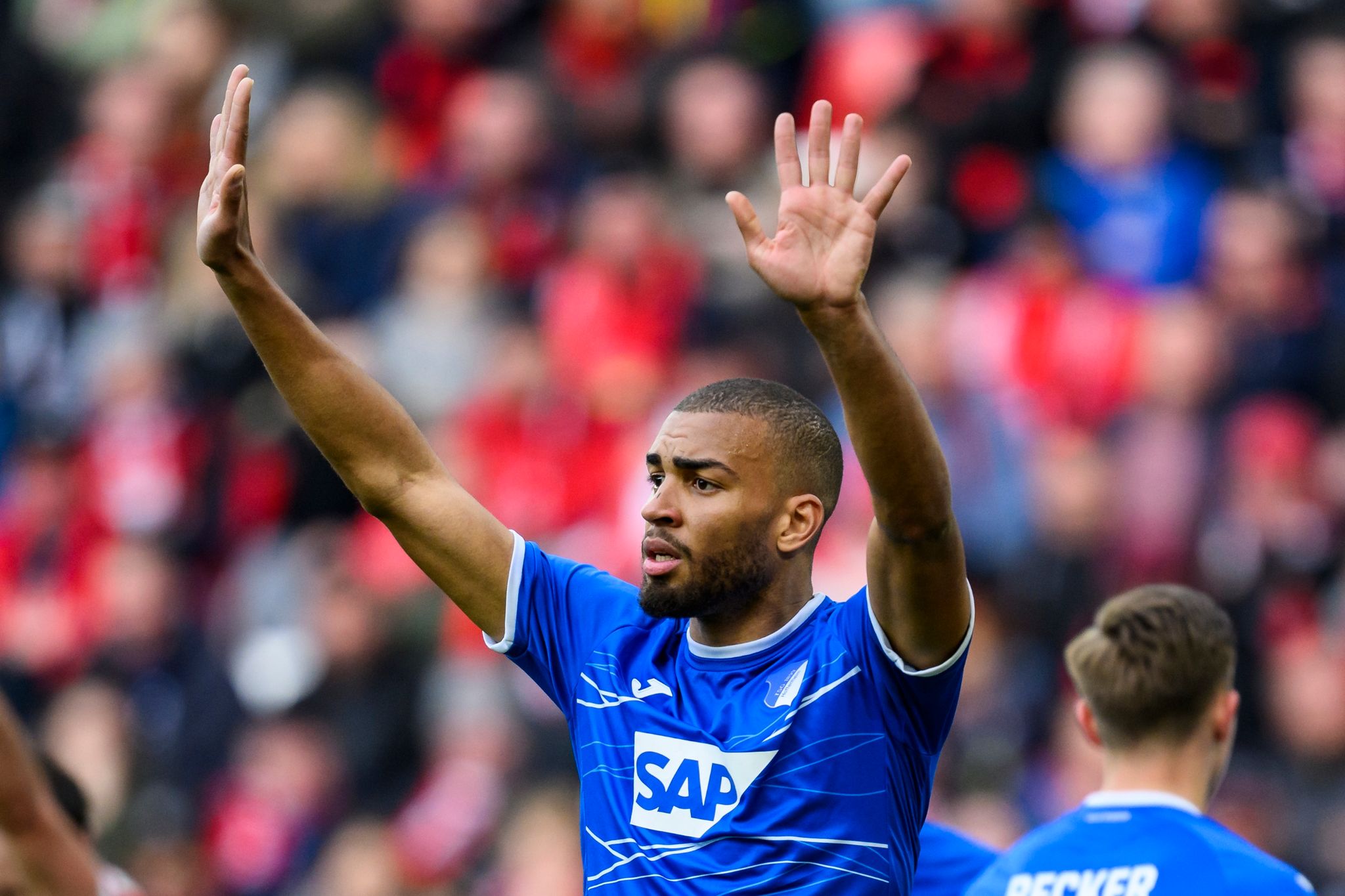 Hoffenheim verlängert Vertrag mit Akpoguma