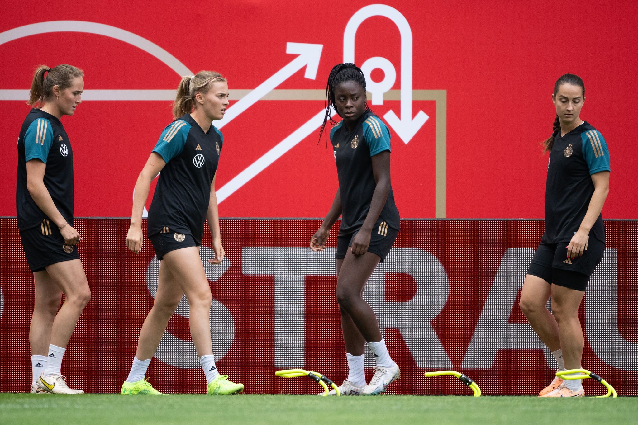 DFB-Frauen: Chance für Eintracht-Asse um Freigang