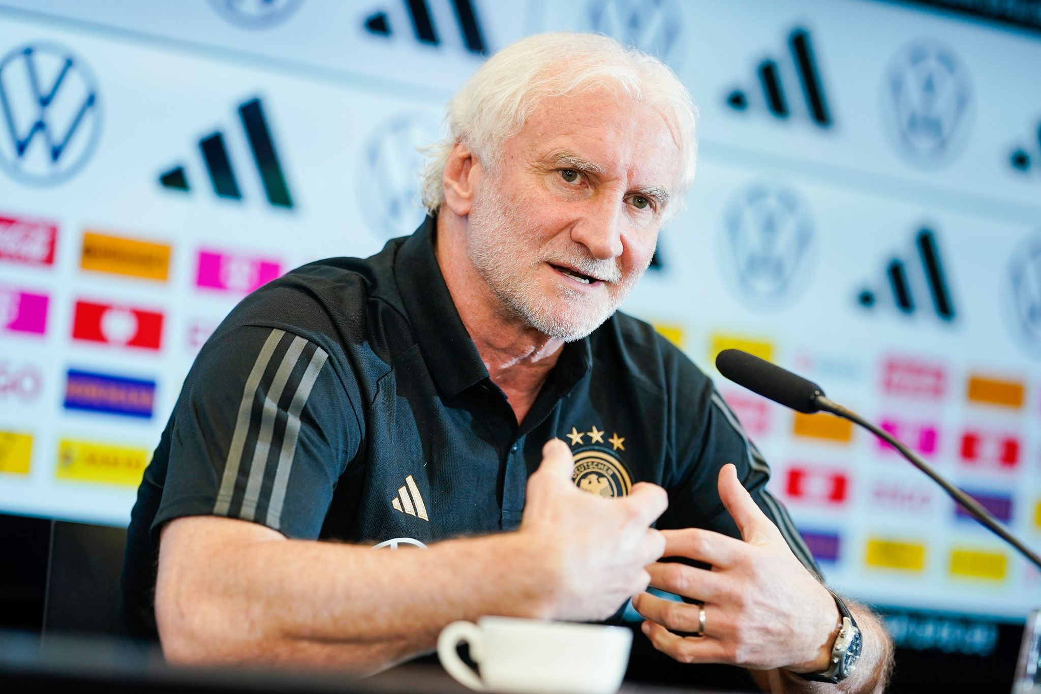 Völler erneuert Forderung an Flick und DFB-Spieler