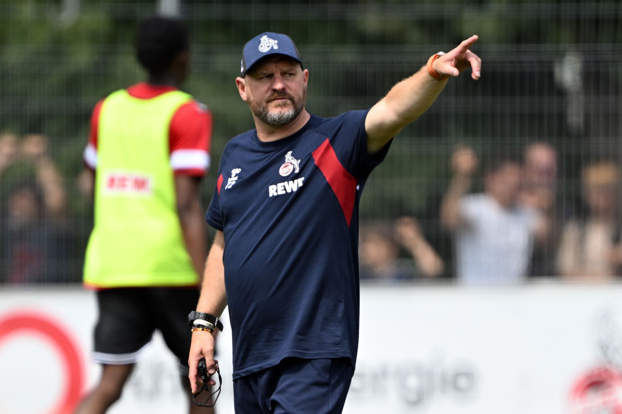 Köln gewinnt Test gegen Podolski-Club – Turniersieg an 96