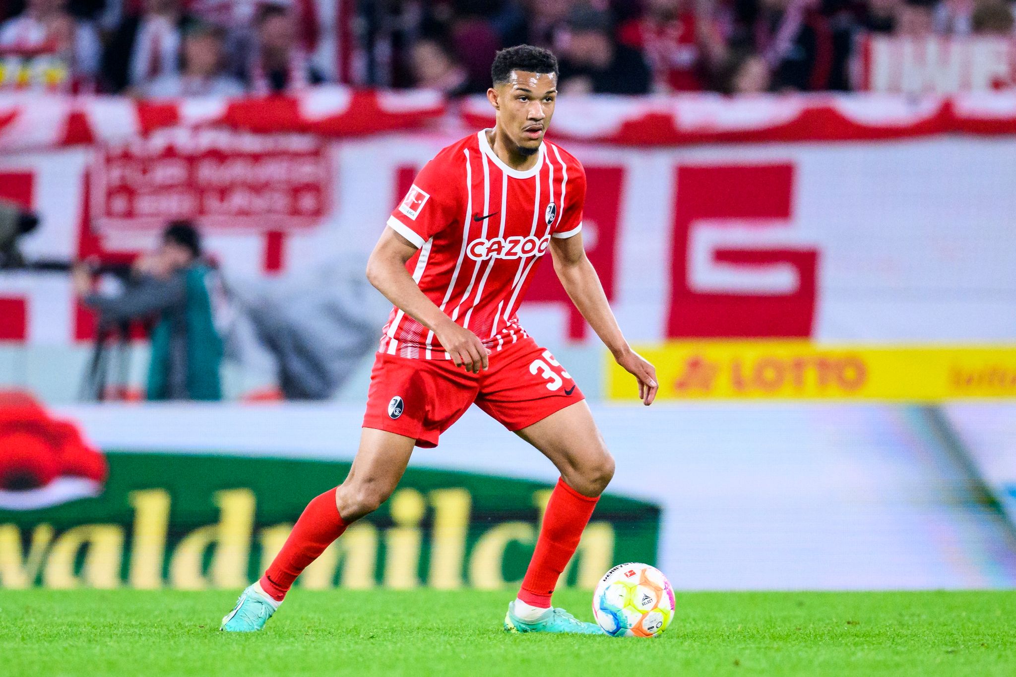 Kenneth Schmidt verlängert Vertrag beim SC Freiburg
