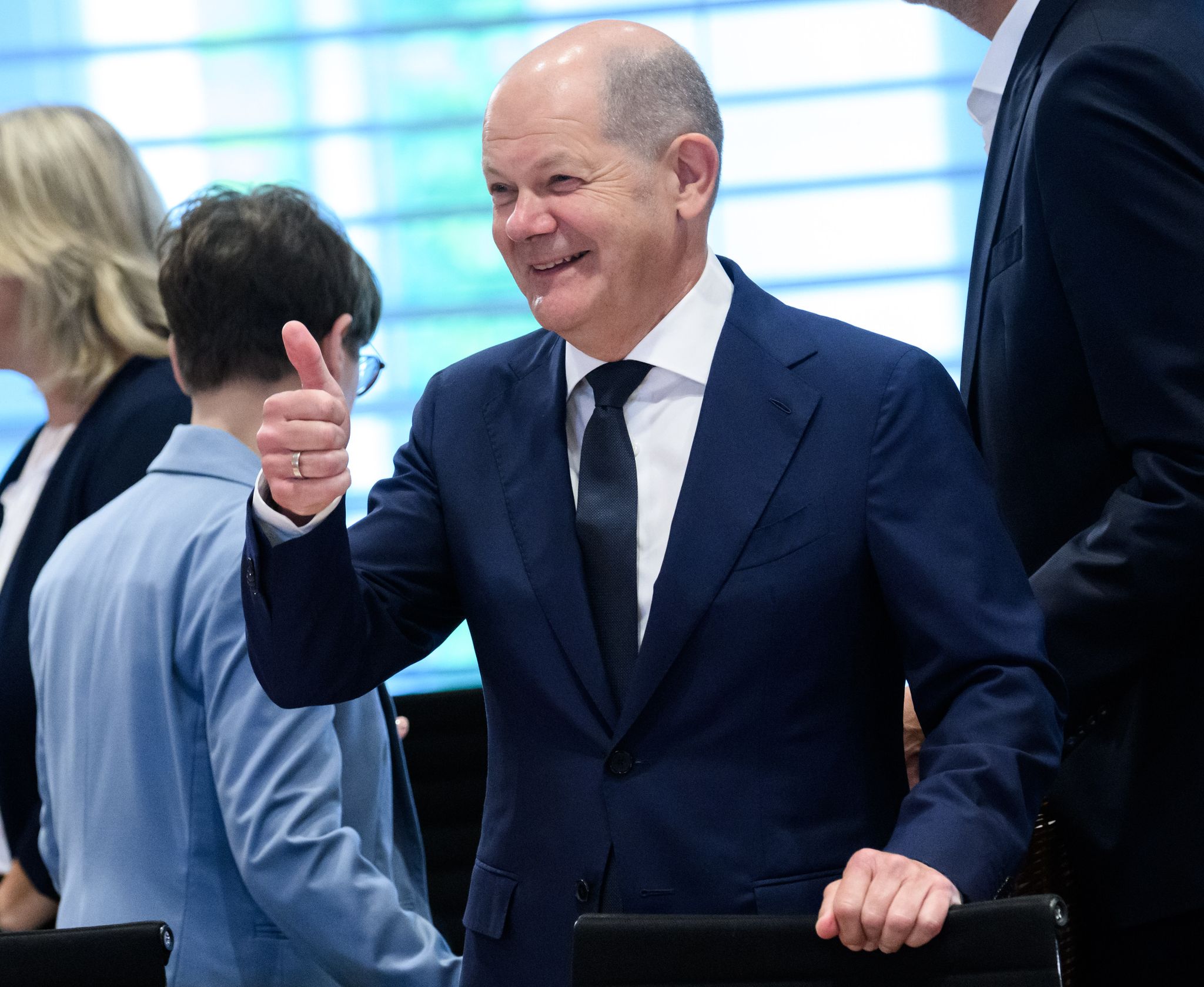 Scholz drückt Frauen bei Fußball-WM die Daumen