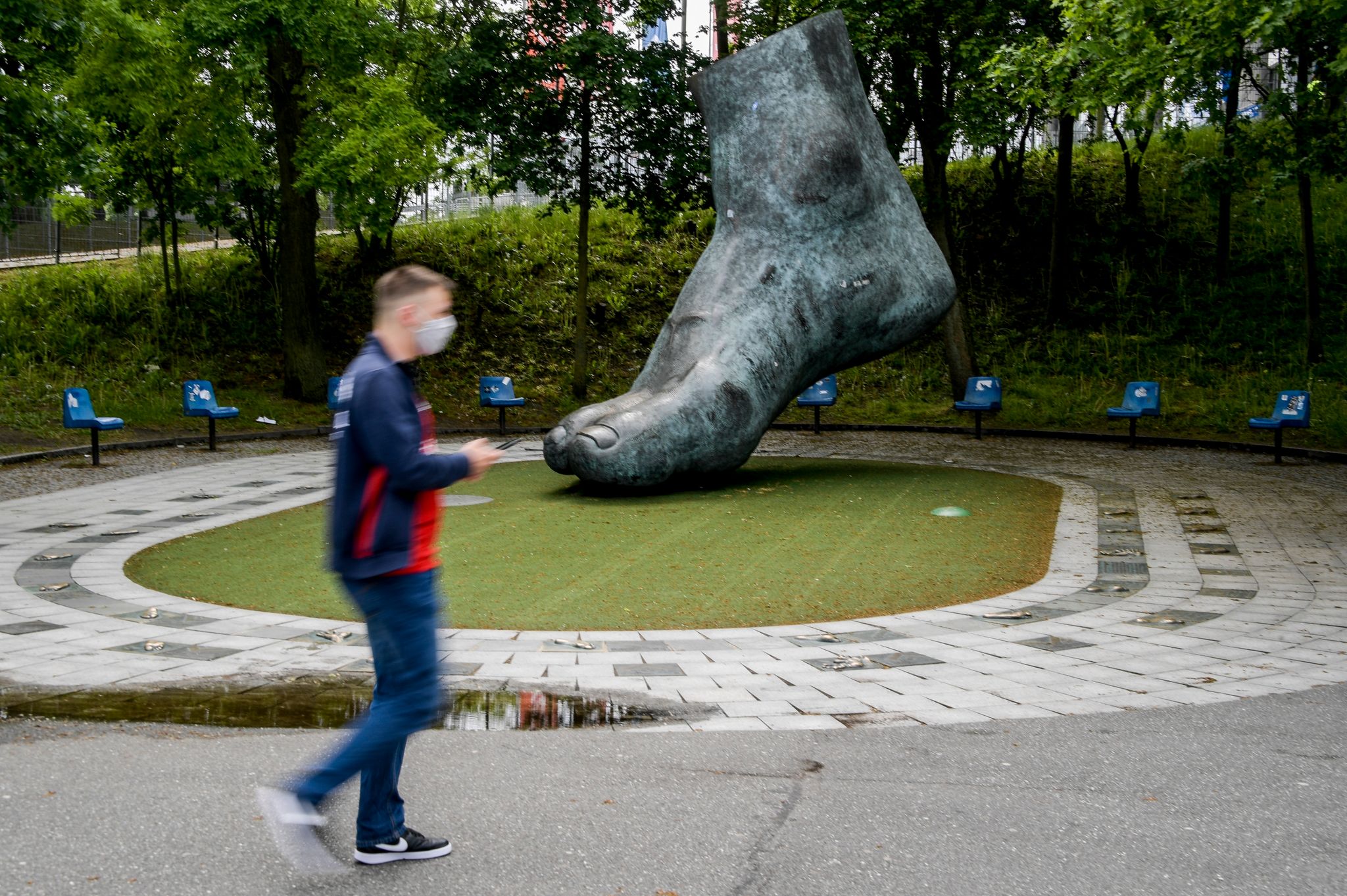 HSV erinnert in Glasgow mit Aufwärmshirts an Uwe Seeler