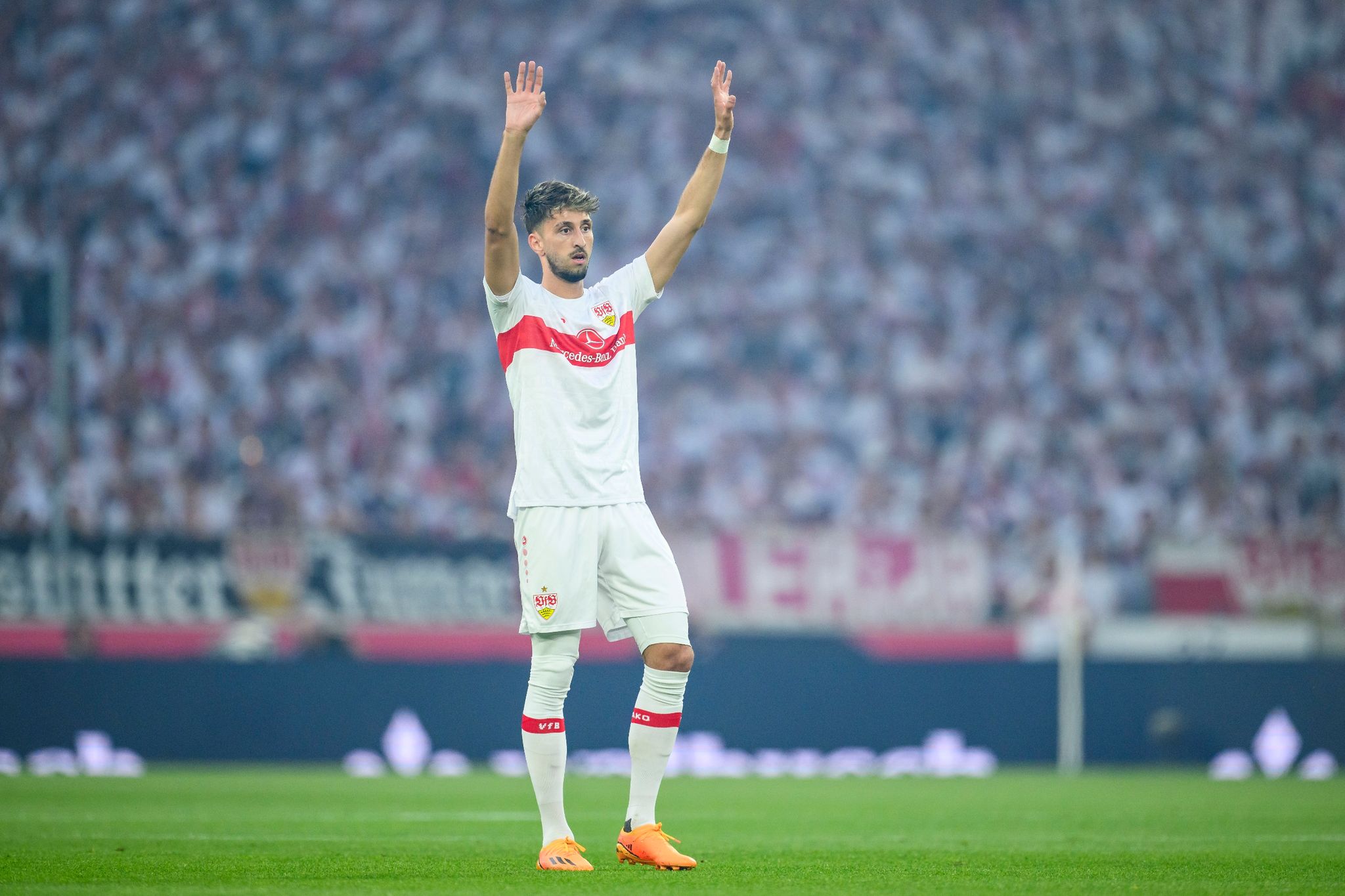 Stuttgart gewinnt Testspiel gegen Arnheim – Karazor trifft