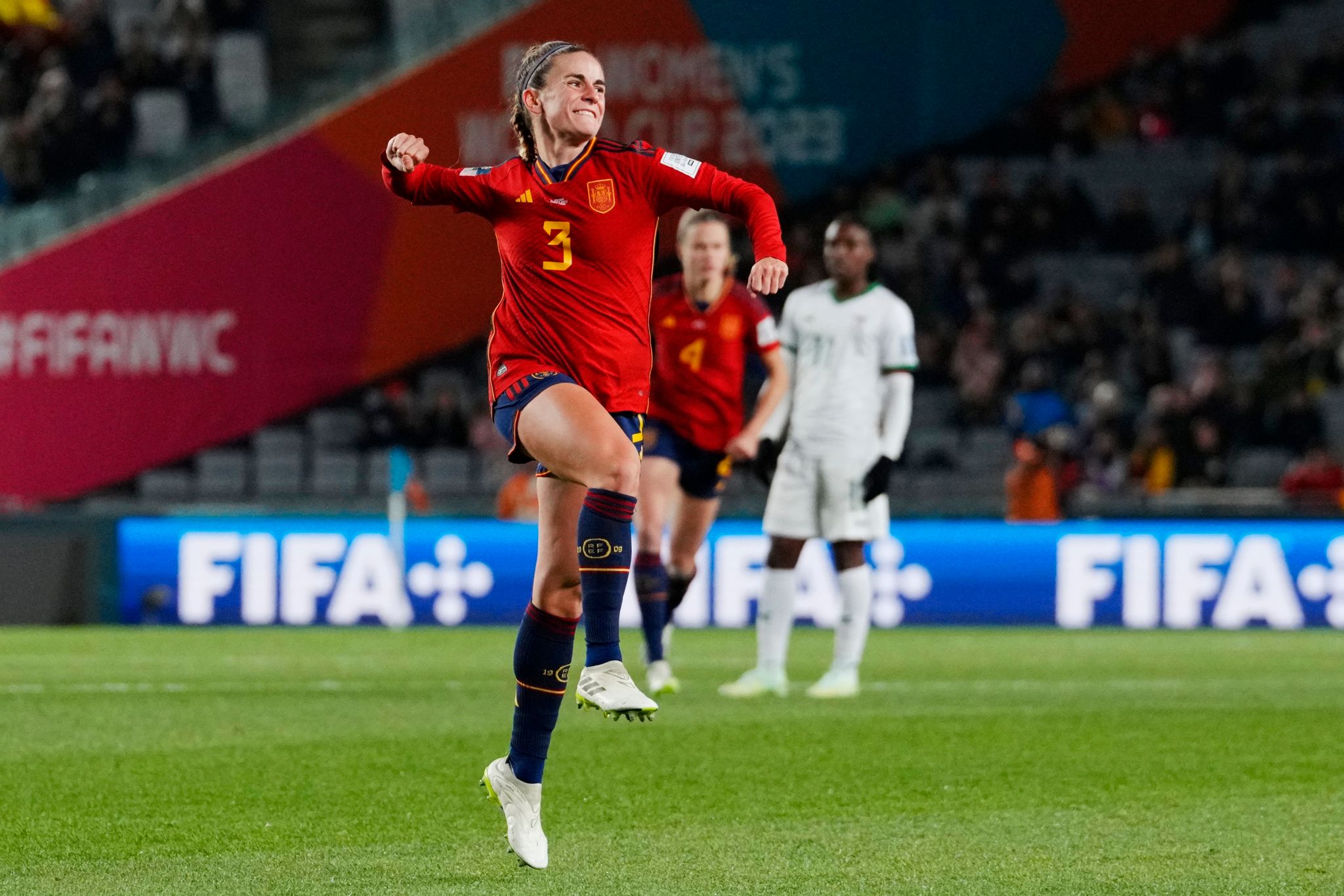Spanien und Japan im Achtelfinale, Irland raus