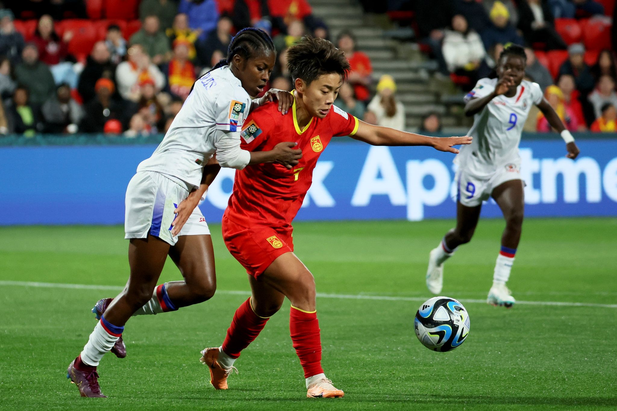 China siegt gegen Haiti, Verletzung trübt Englands 1:0
