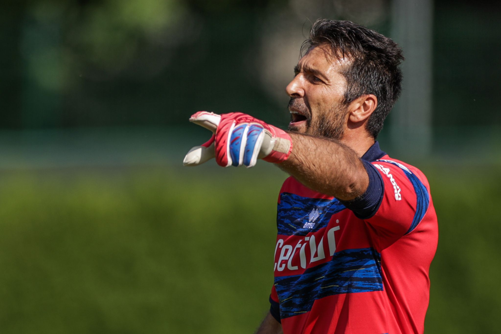 Italiens Rekordtorwart Buffon bestätigt Rücktritt