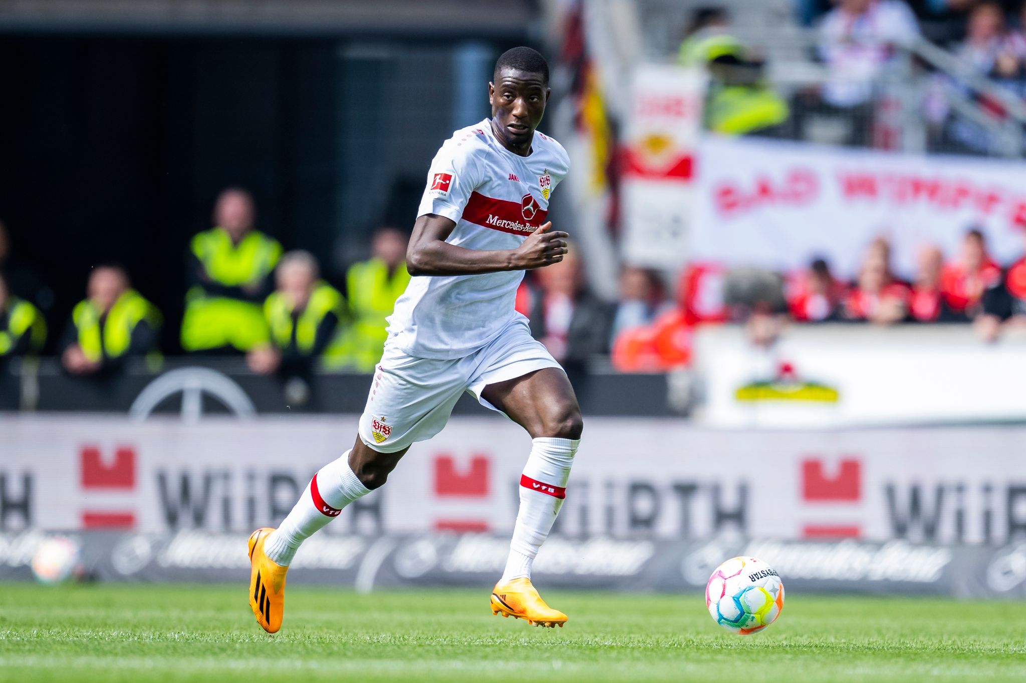 Guirassy trifft dreifach: VfB gewinnt Test in Sheffield