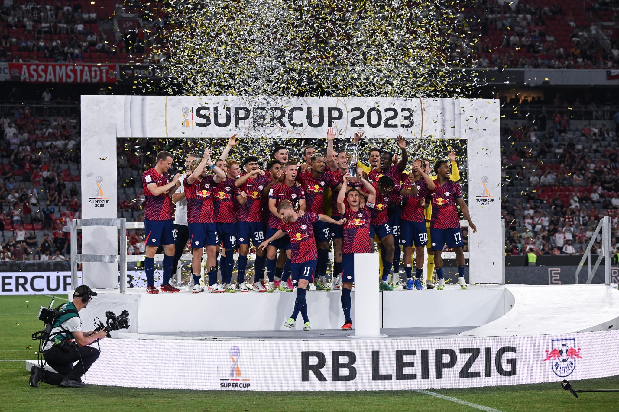 Supercup-Hammer: Leipzigs Olmo dämpft Bayerns Kane-Euphorie