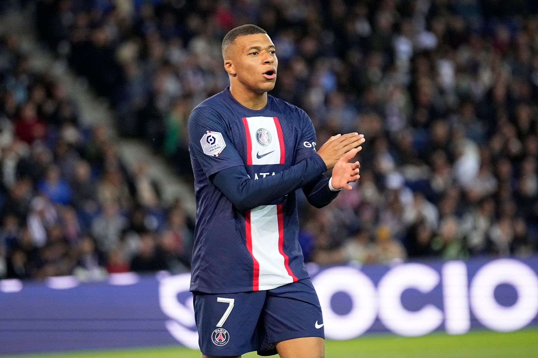 Rückkehrer Mbappé trifft – aber Paris verspielt Sieg
