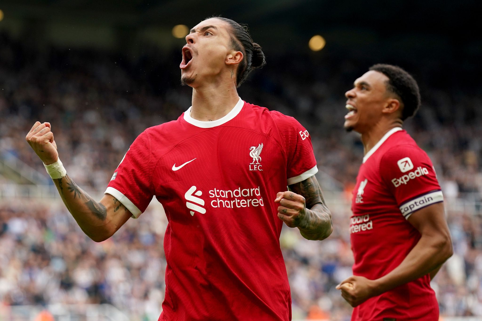 Joker sticht: Liverpool siegt in Unterzahl in Newcastle