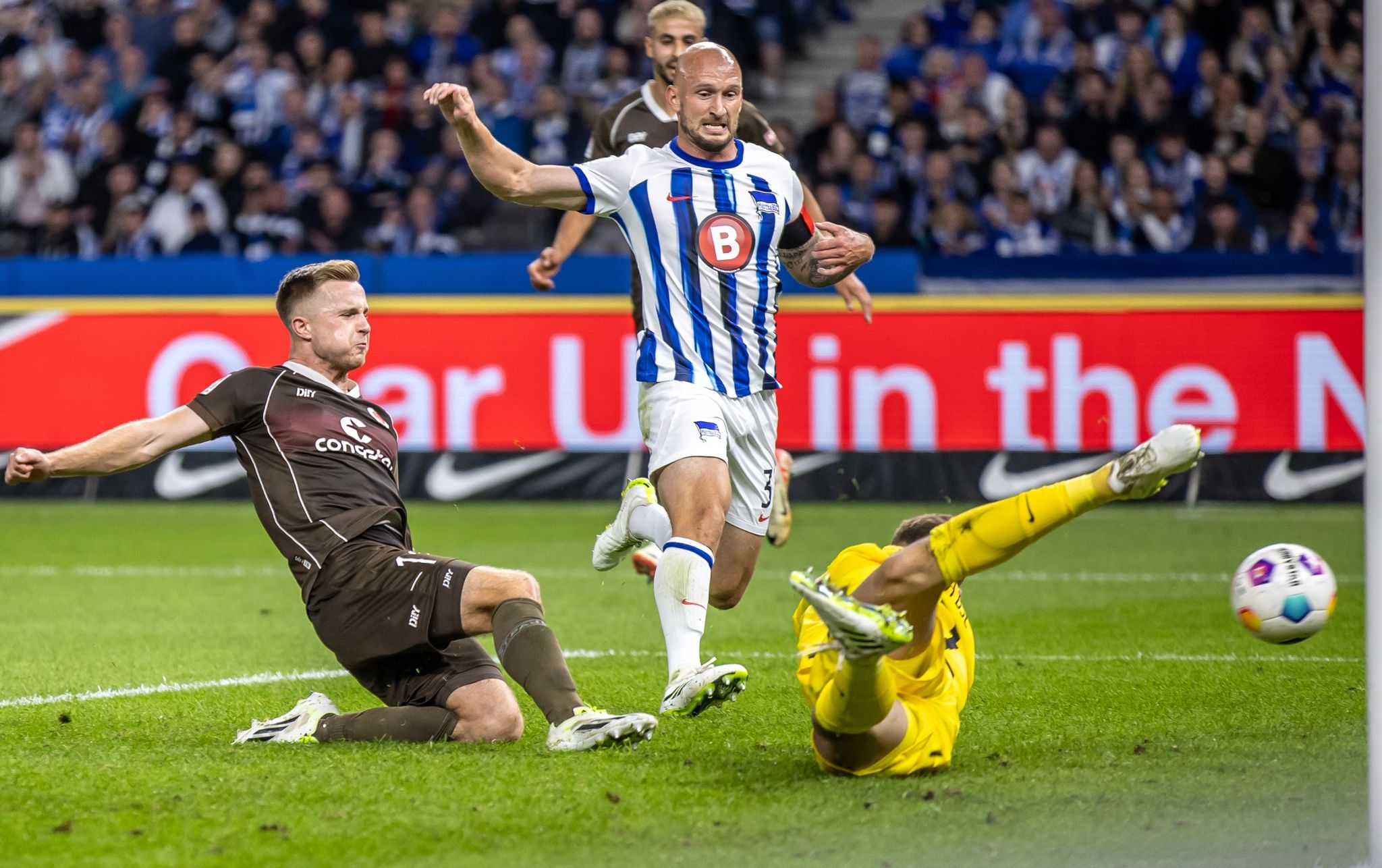 St. Pauli nach Sieg bei Hertha neuer Tabellenführer