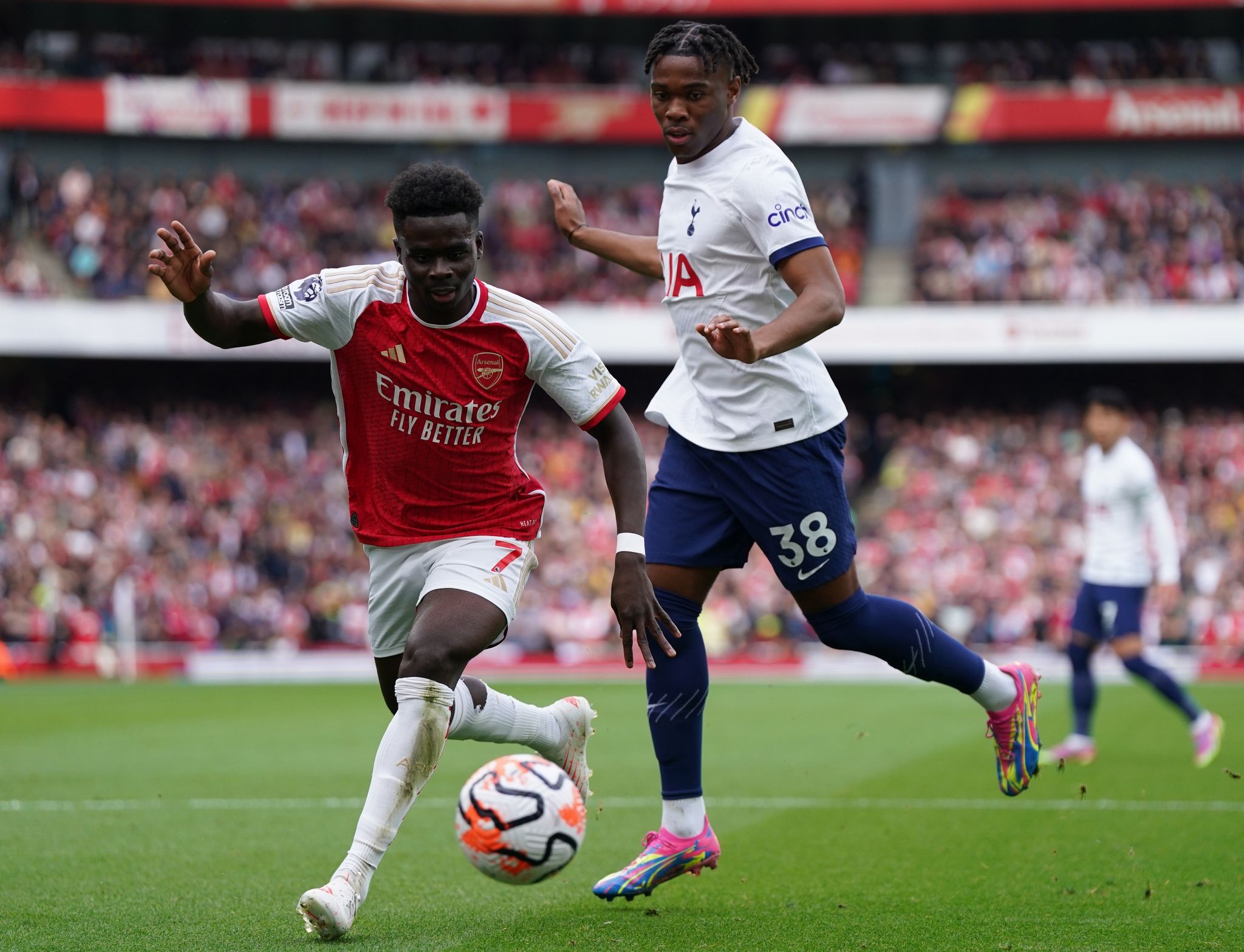 Spurs-Profi Udogie rassistisch beleidigt – Club wehrt sich