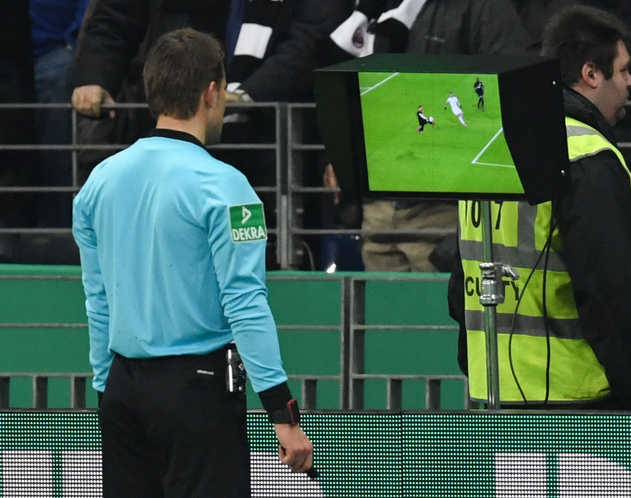 DFB plant mehr Transparenz bei VAR-Entscheidungen