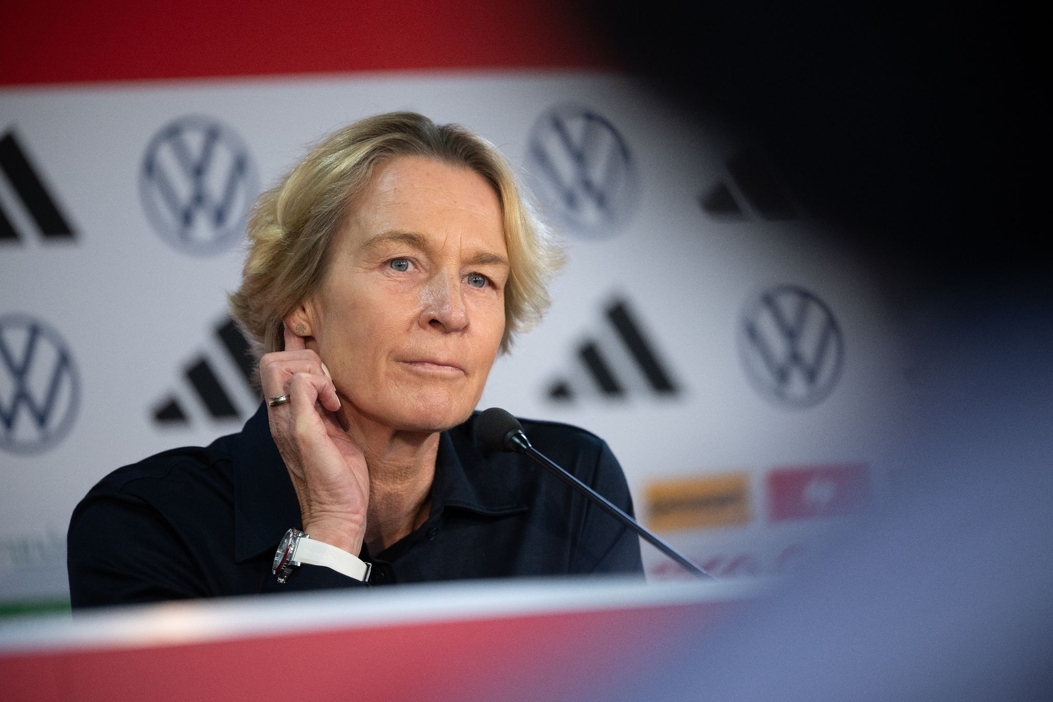 Voss-Tecklenburg wünscht DFB-Team Erfolg und Positivität