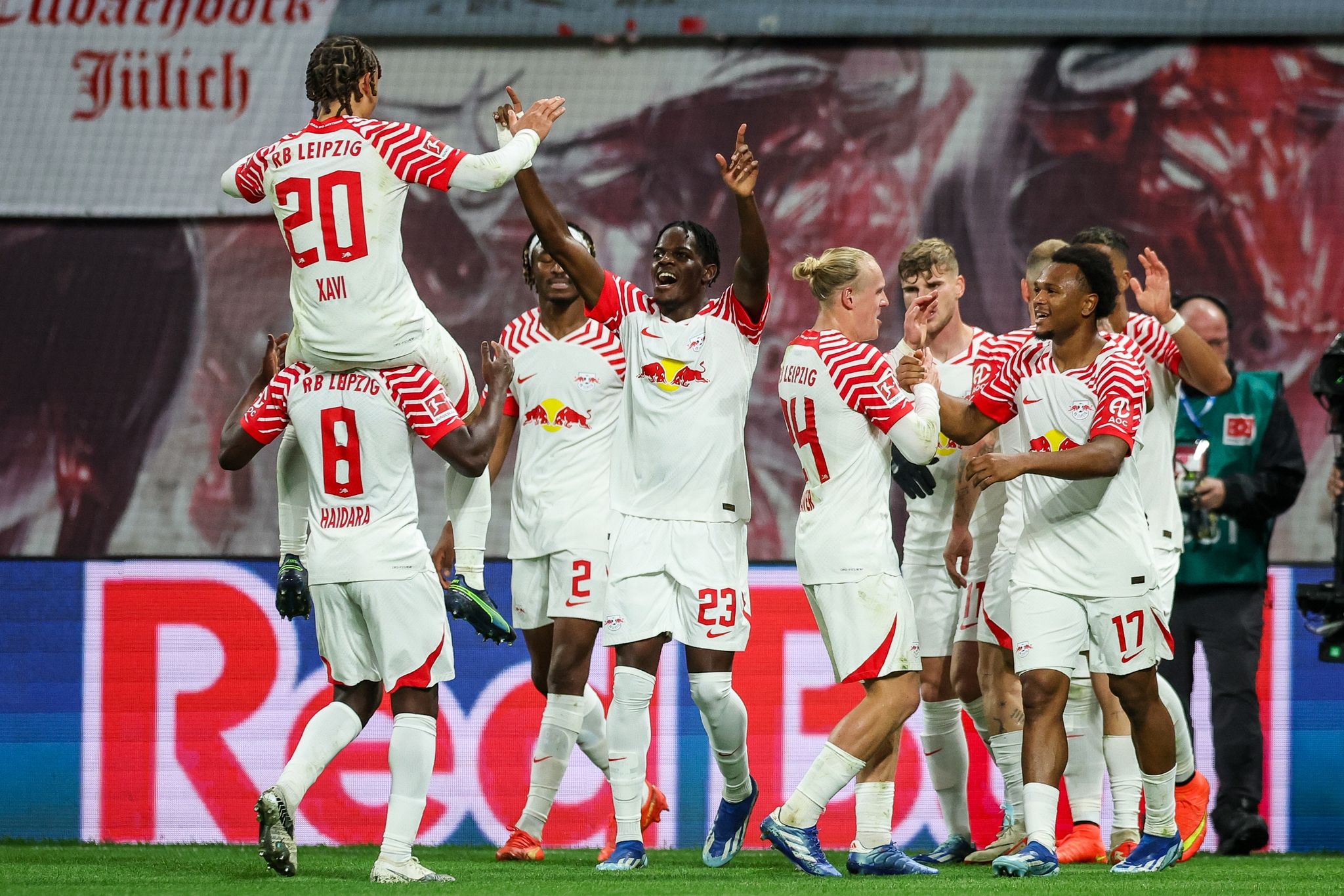 Leipzig fertigt Köln ab und leidet mit Dani Olmo