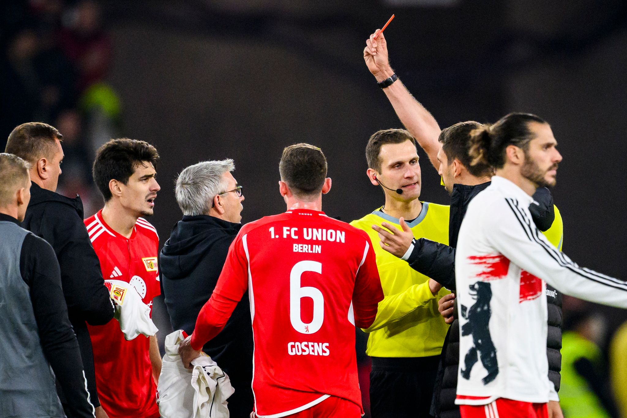 «Zu aggressiv»: Union-Trainer Fischer sieht Rote Karte
