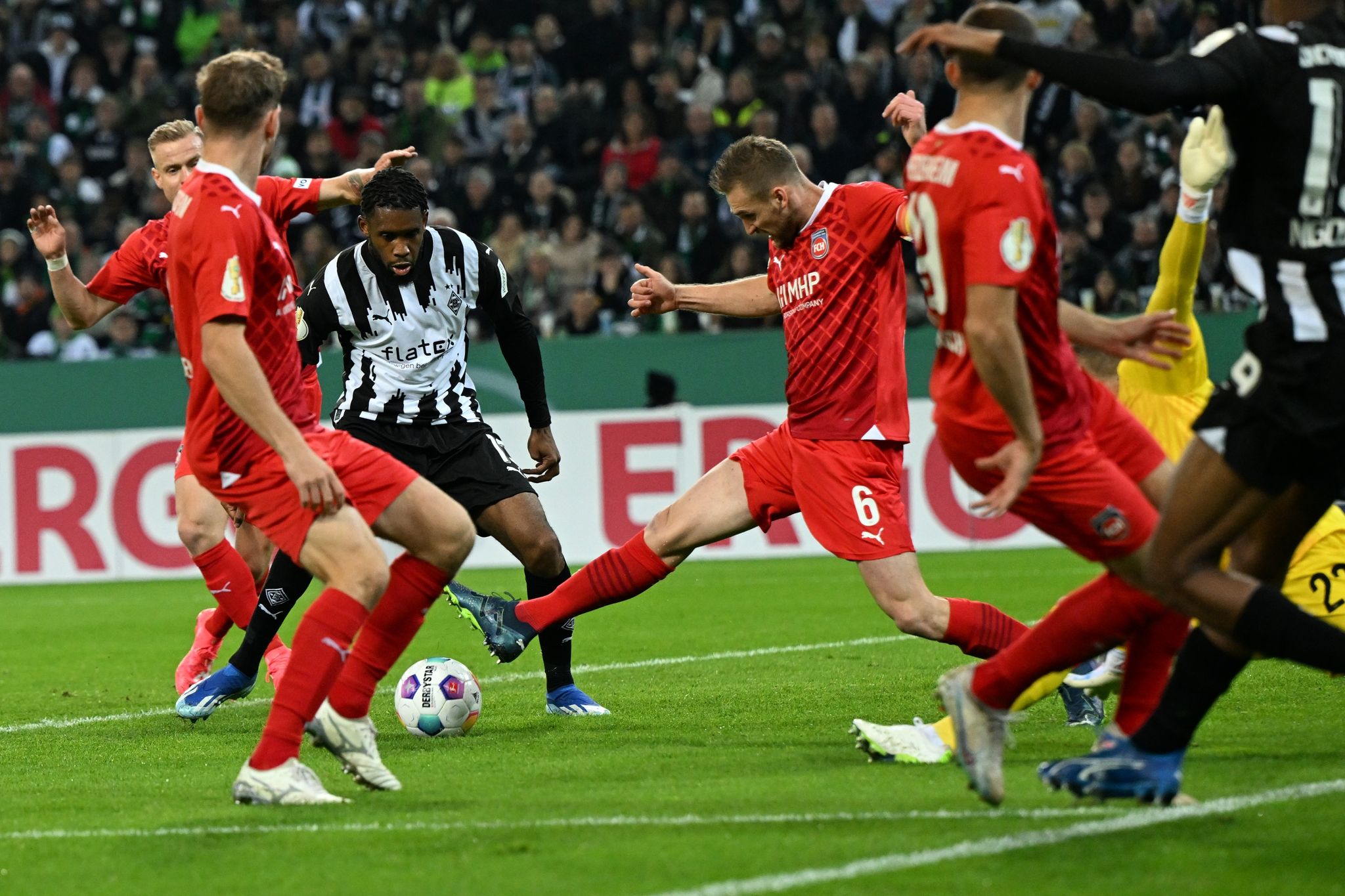 Müheloser Gladbacher Sieg gegen schwaches Heidenheim