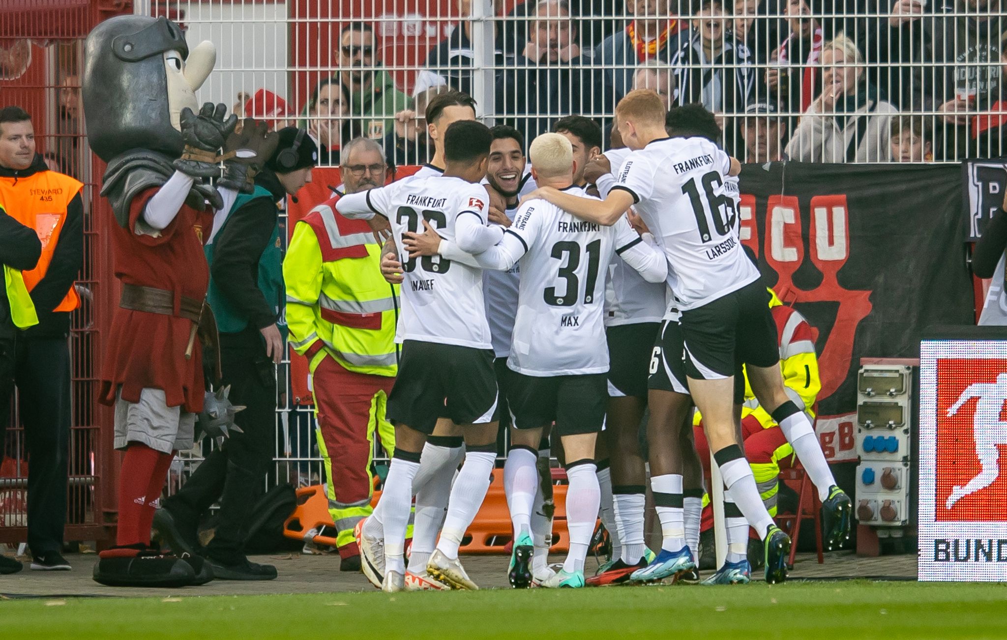 Toppmöller über Marmoush: Tore als Belohnung für Fleiß