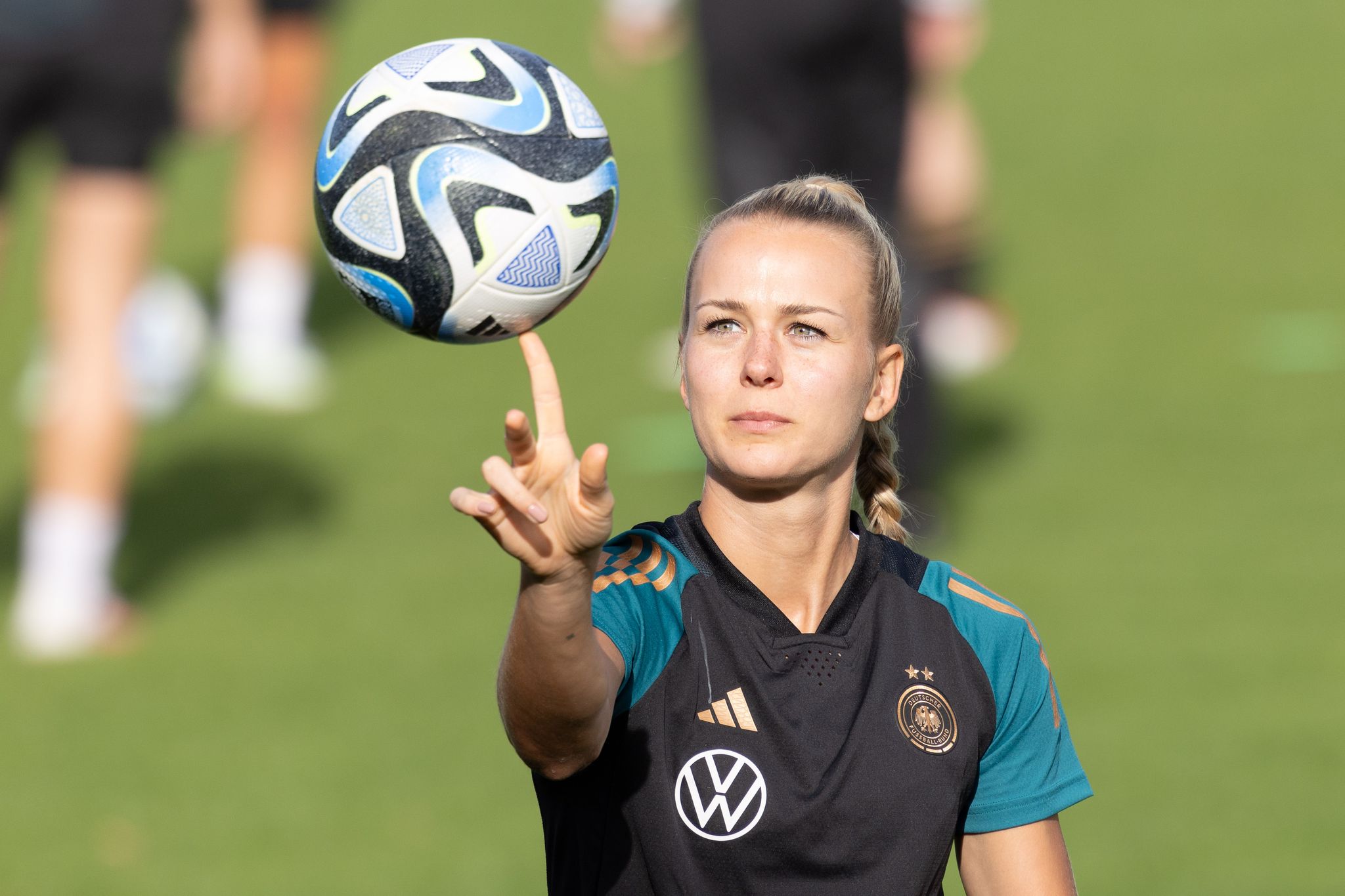 DFB-Torhüterin Frohms: Brauchen «keine Wunderdinge»