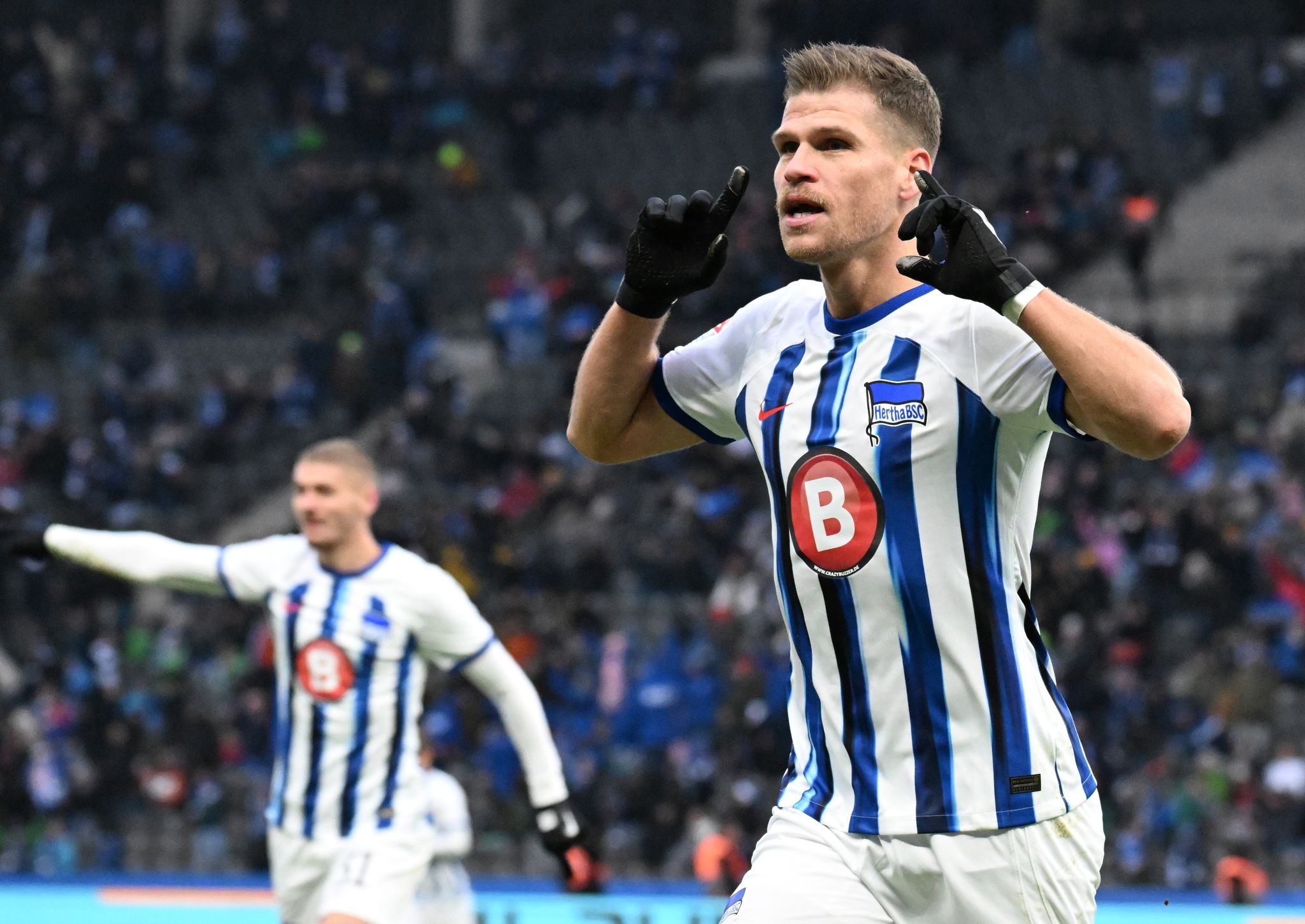 Niederlechner-Dreierpack: Hertha siegt gegen Elversberg