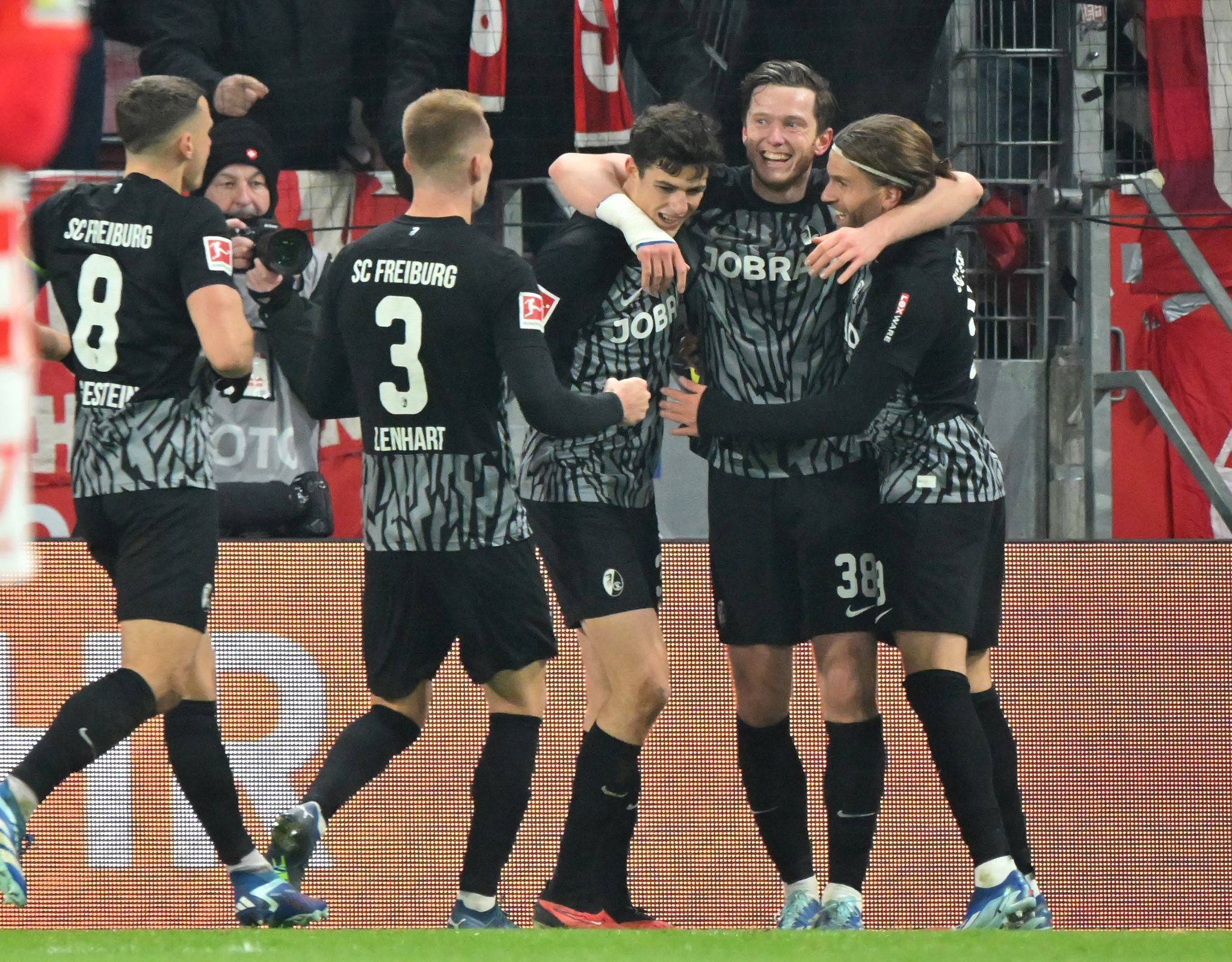 Sieg in Mainz: Freiburg beendet Mini-Krise