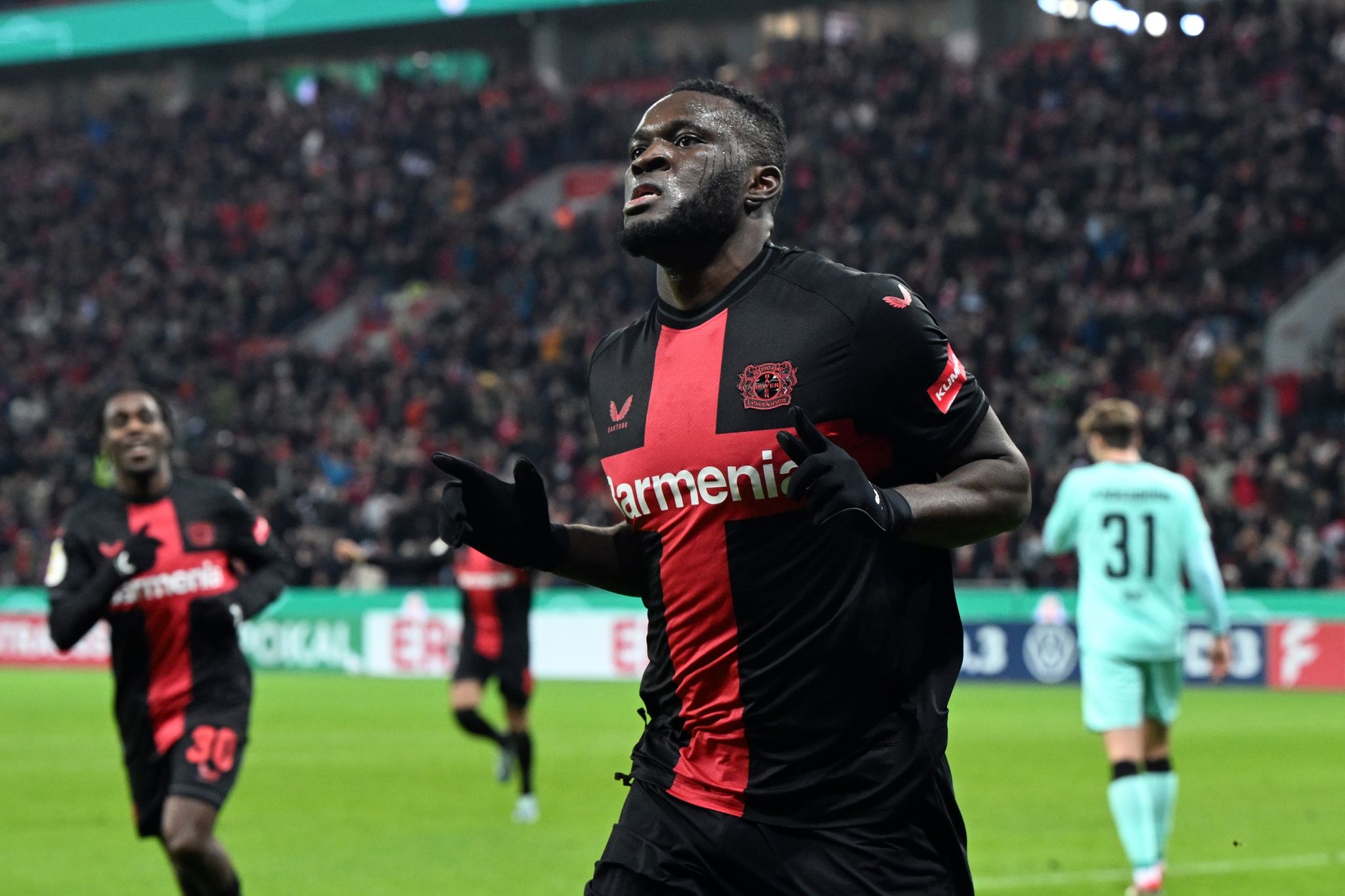 Bayer überwintert als Favorit im Pokal – Wirtz verletzt raus