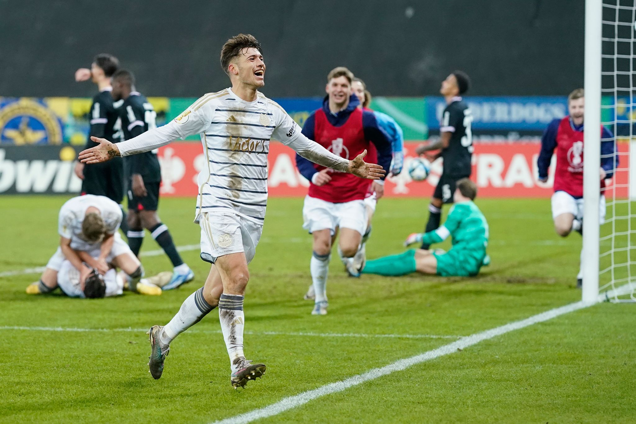 Nächster Coup: Bayern-Schreck Saarbrücken düpiert Frankfurt