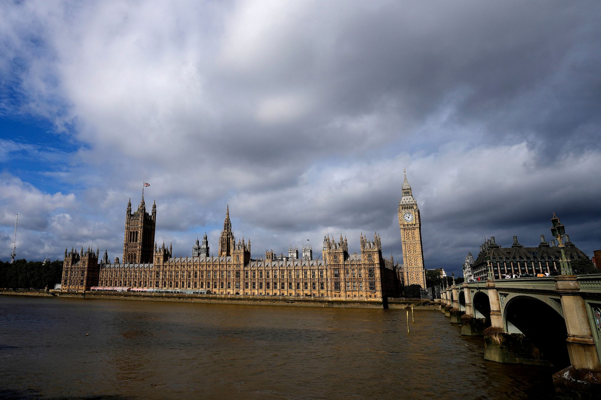Britische Parlamentarier für Ausschluss von Transfrauen