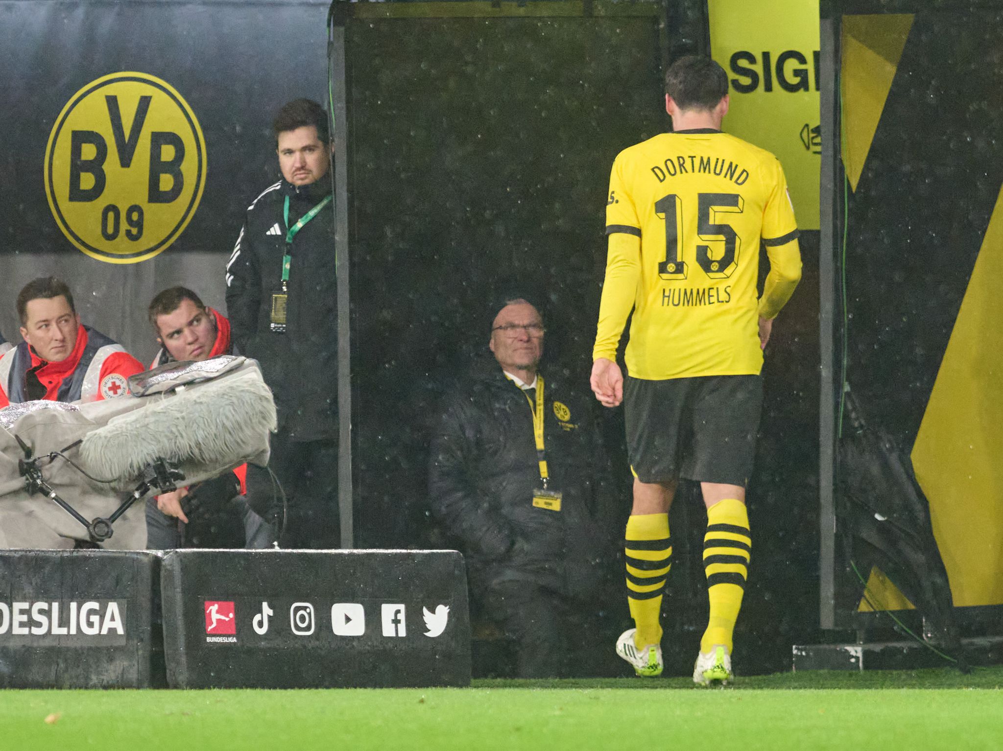 Hummels nach Rot gegen Leipzig ein Spiel gesperrt