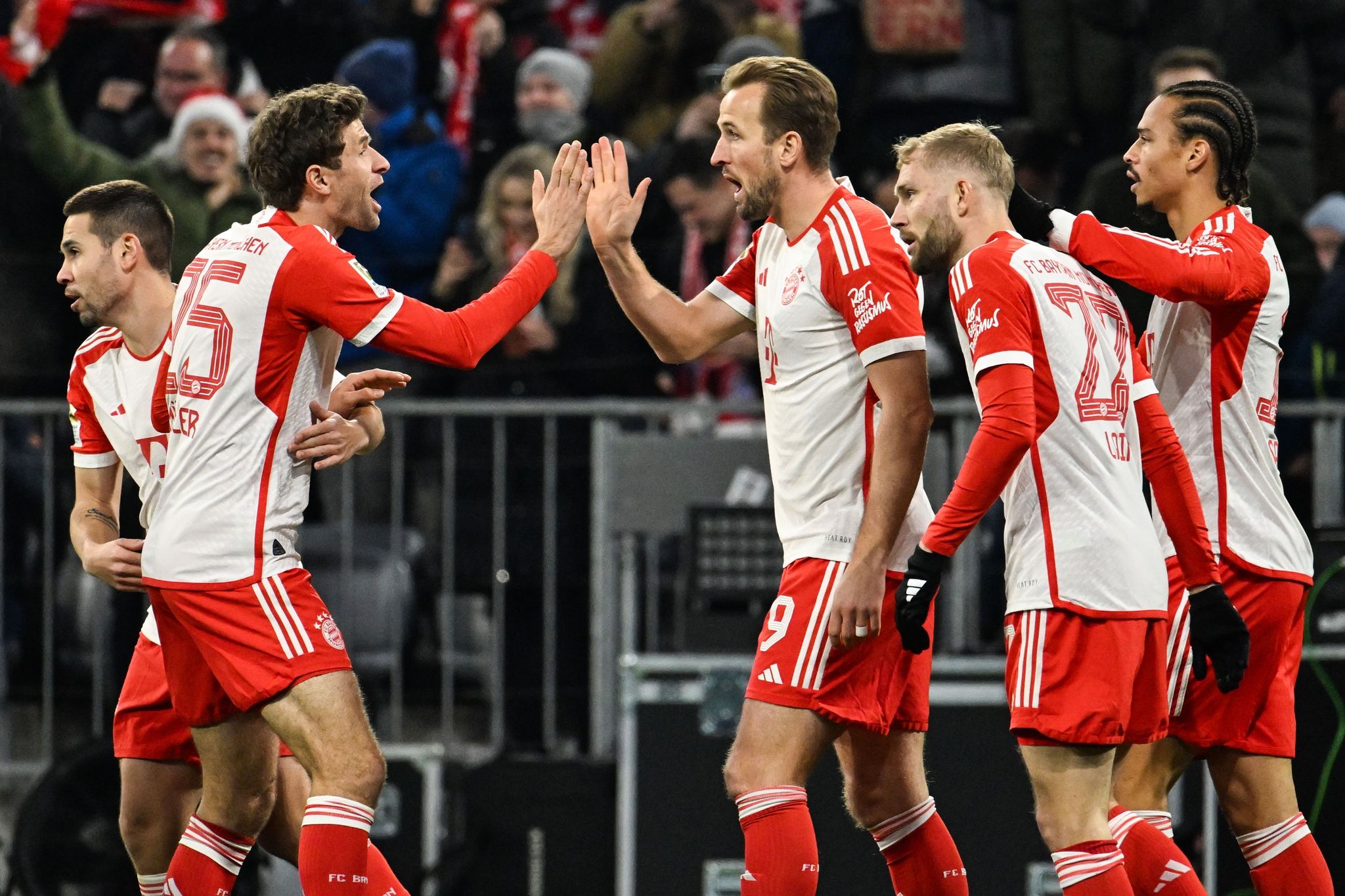 Bayern lassen sich nicht von Hoeneß ärgern: Kanes Blitztor