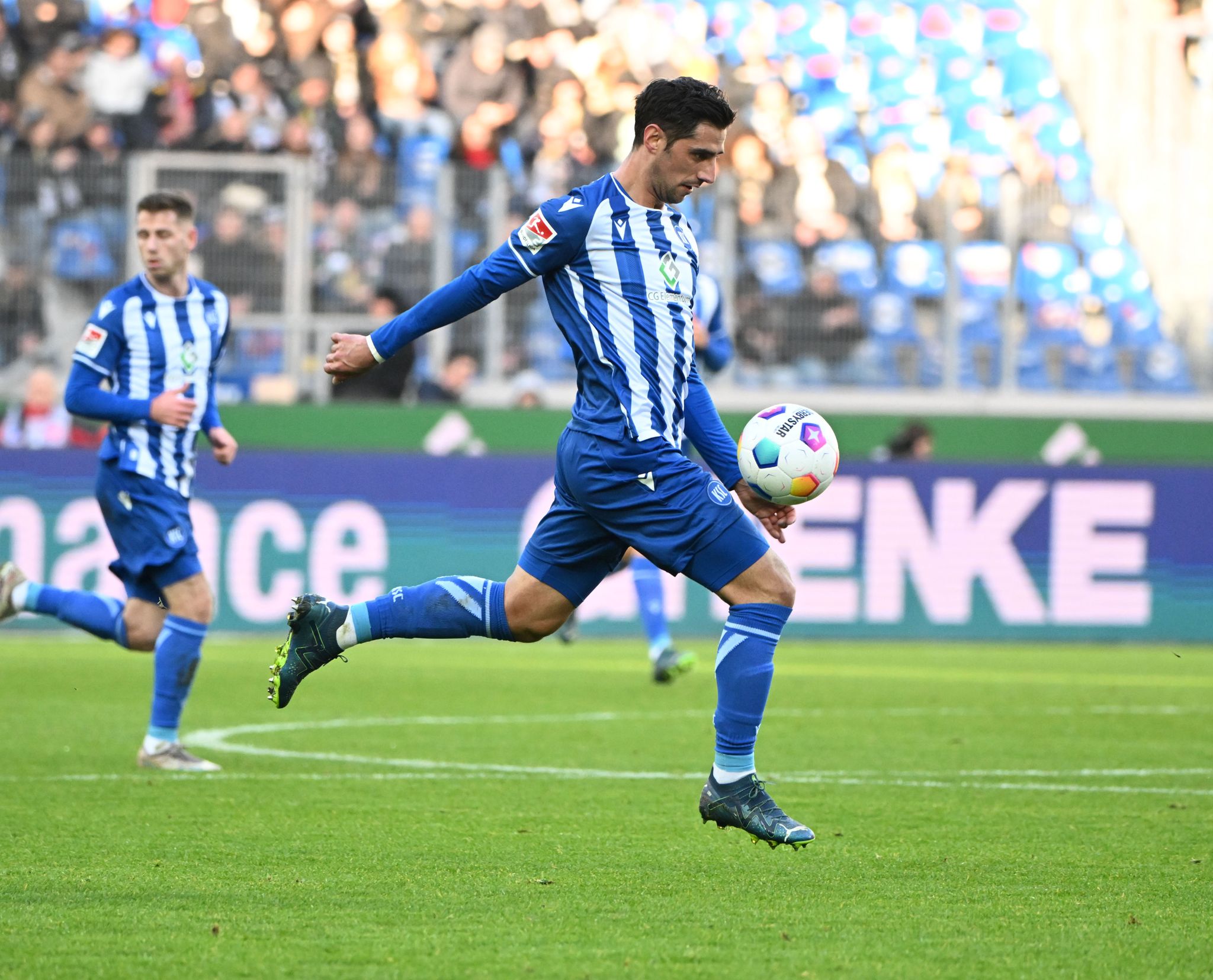 Unerkannt ins Stadion: Stindl als Fan bei Gladbach-Spiel