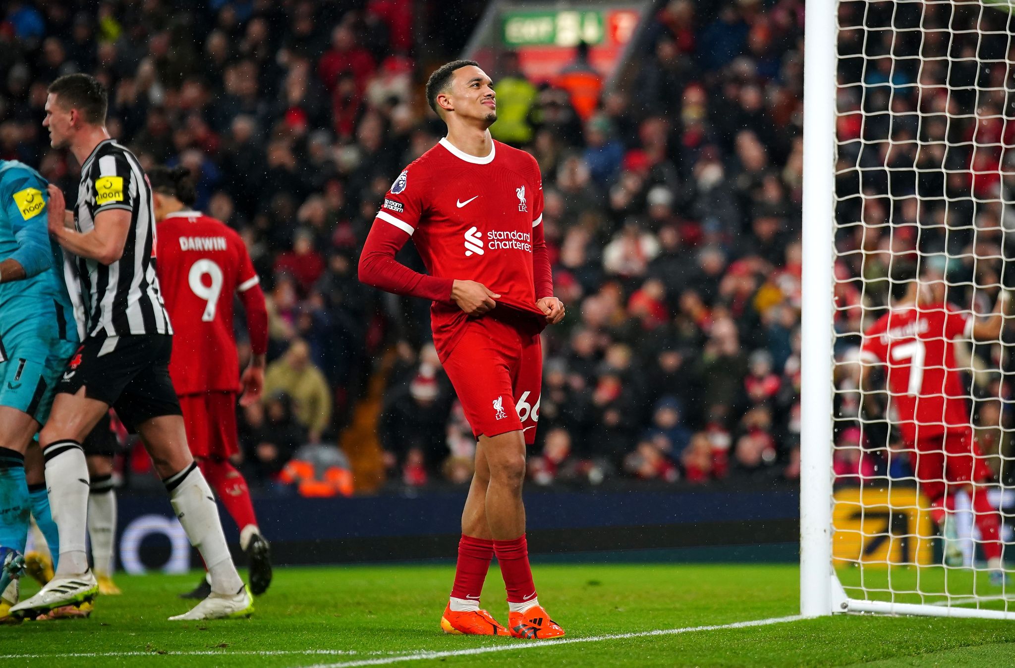 Knieverletzung: Alexander-Arnold fehlt Liverpool wochenlang
