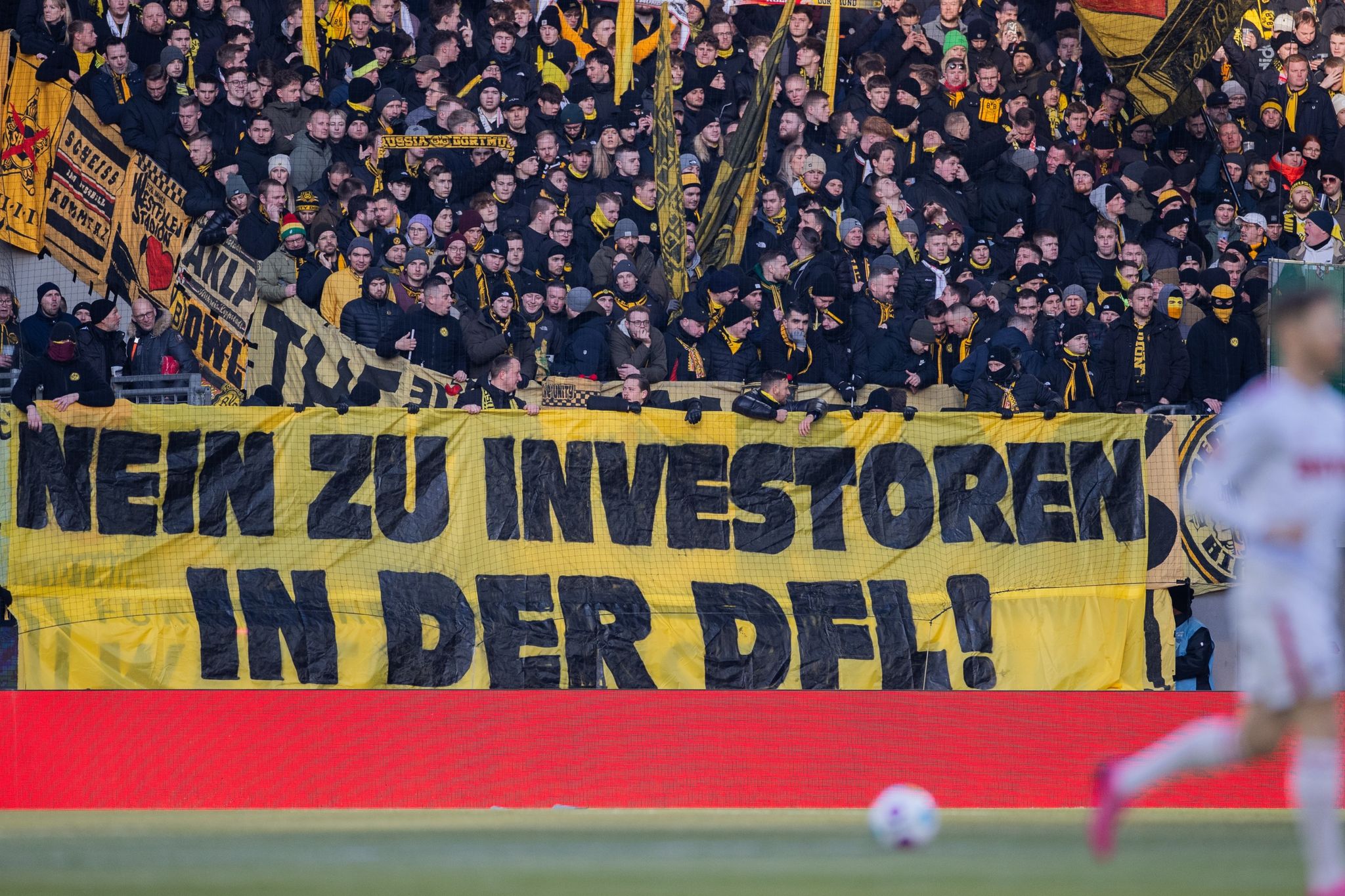 Proteste gegen Investor – Mehrere Spiele kurz unterbrochen