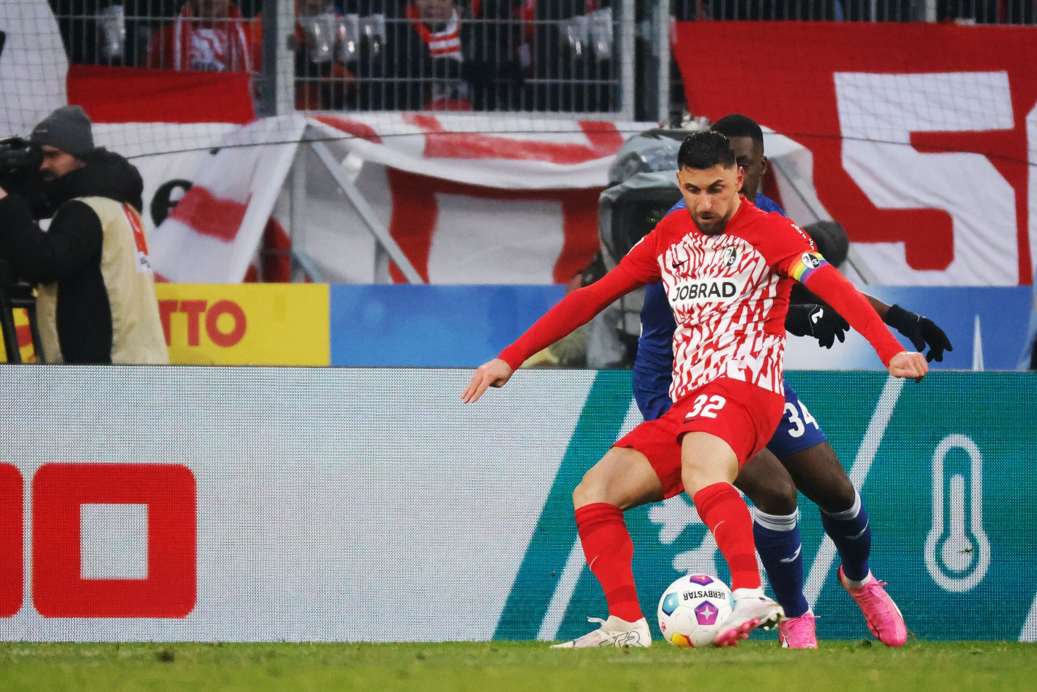 Freiburg feiert turbulentes 3:2 – Matarazzo wird laut