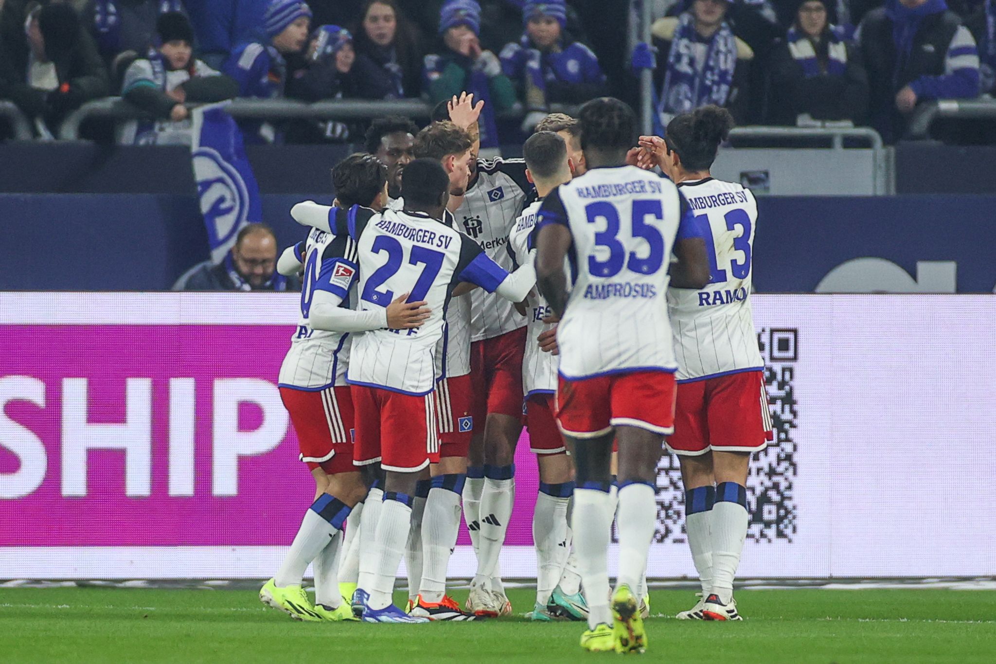 HSV gewinnt Topspiel auf Schalke
