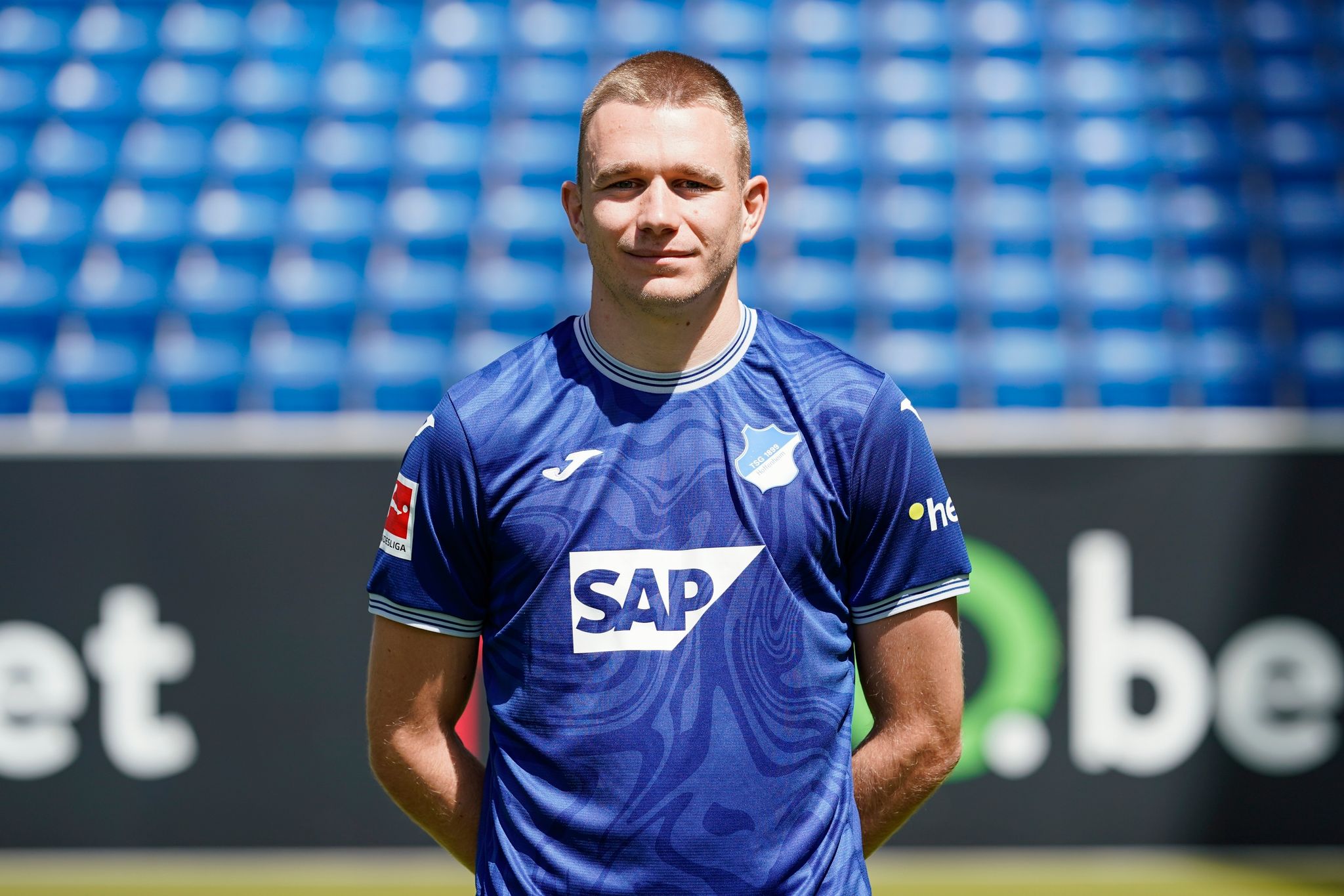 Freiburg leiht Verteidiger Szalai von Hoffenheim aus