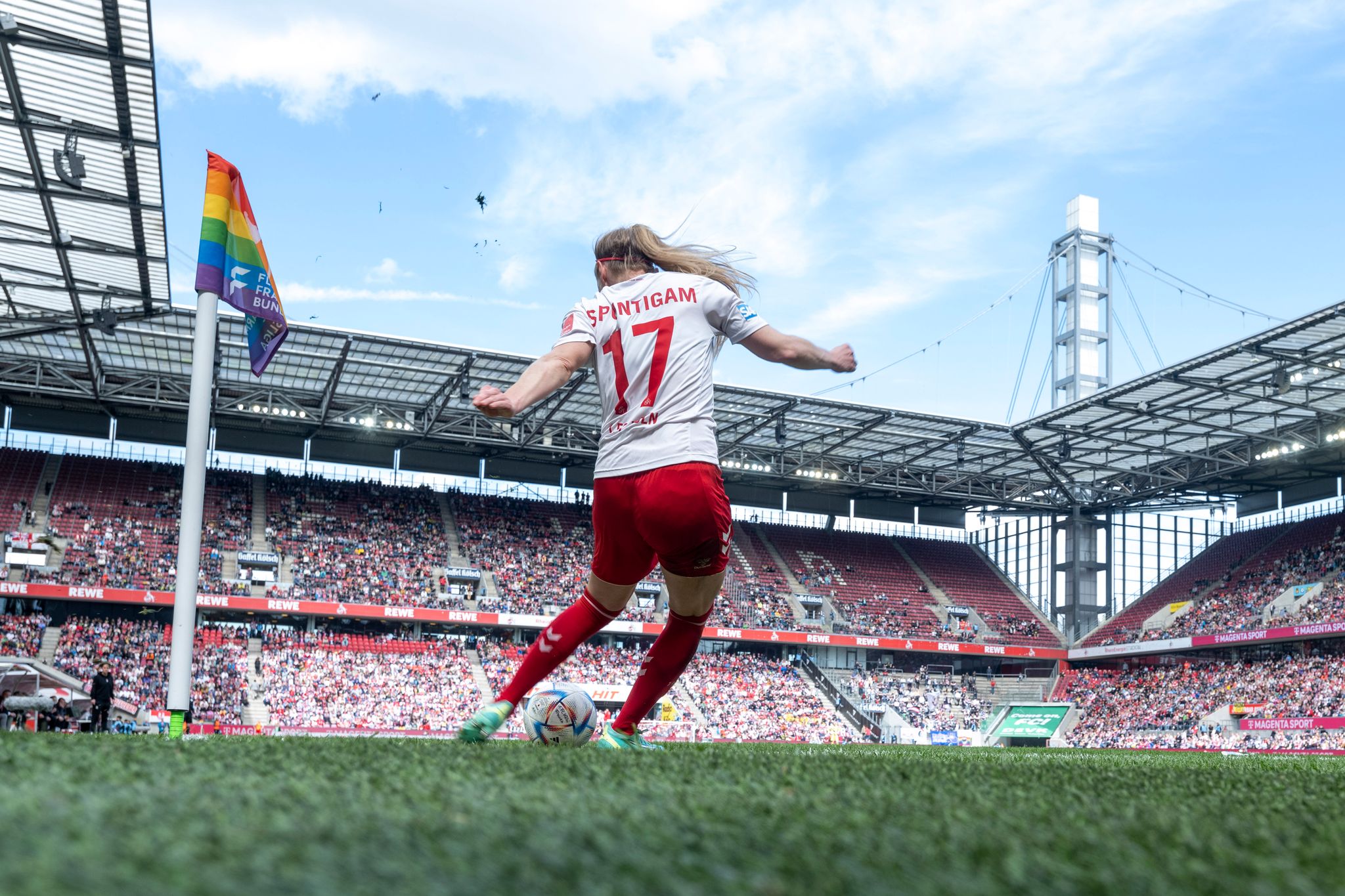 Zuschauerrekord winkt: Frauen-Bundesliga mit Duell um Titel