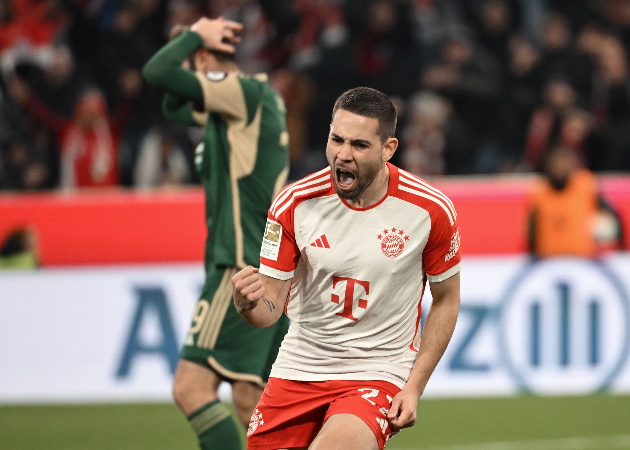 FCB quält sich zur mageren Reaktion – Kurioses Trainer-Rot