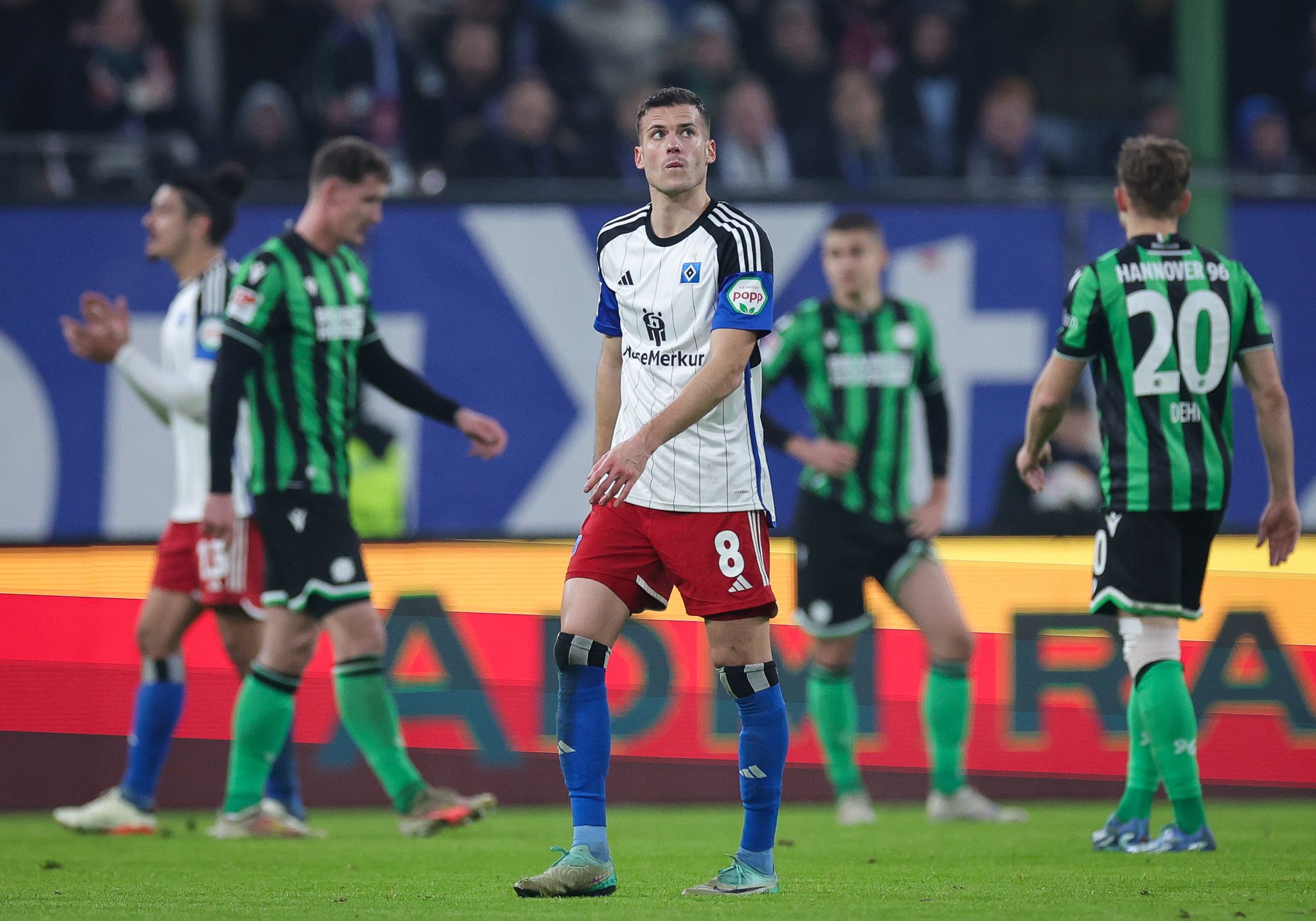 HSV verliert wildes Nordduell, Nürnberg spielt unentschieden
