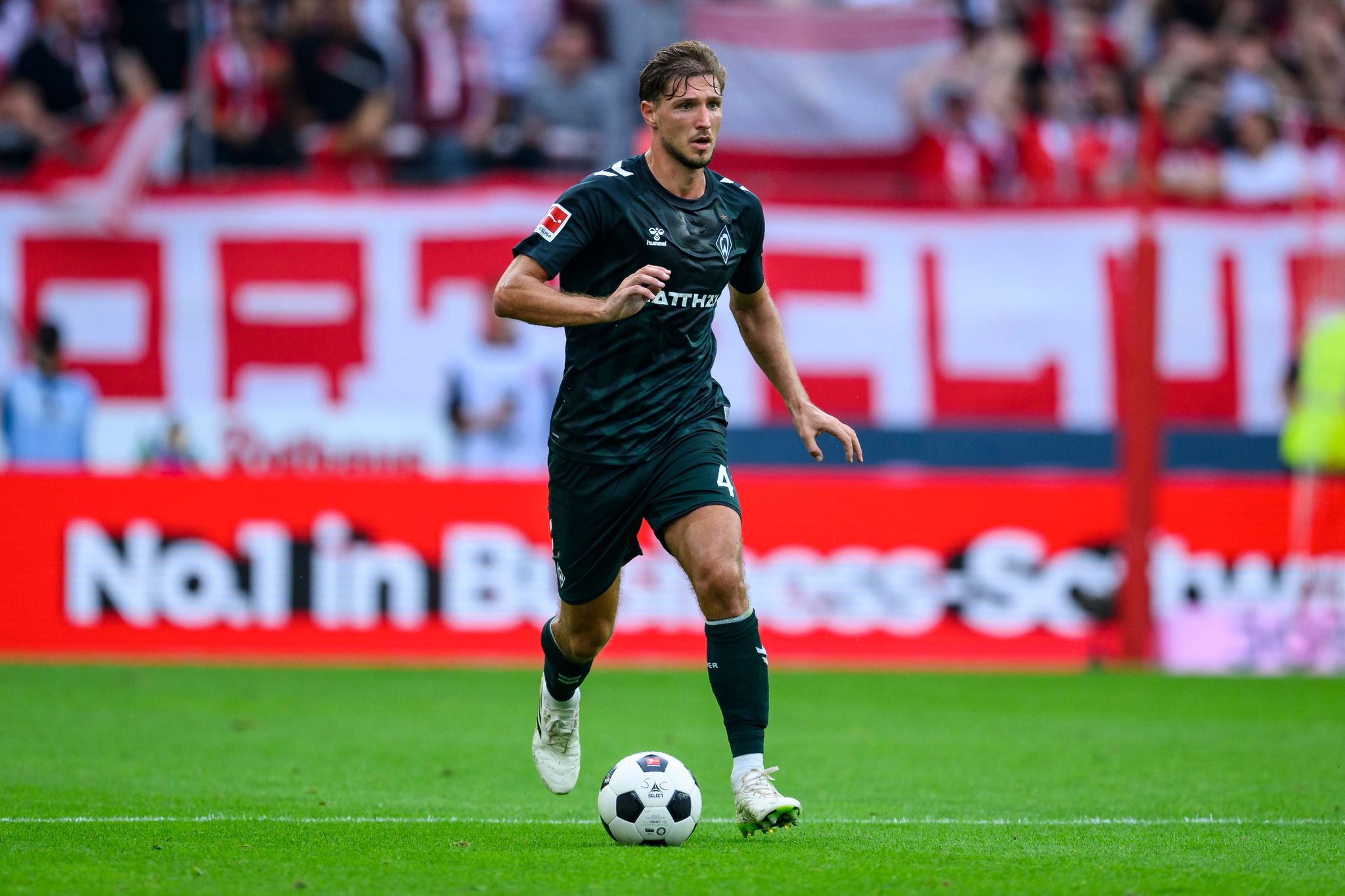 Werder Bremen einige Wochen ohne Abwehrspieler Stark